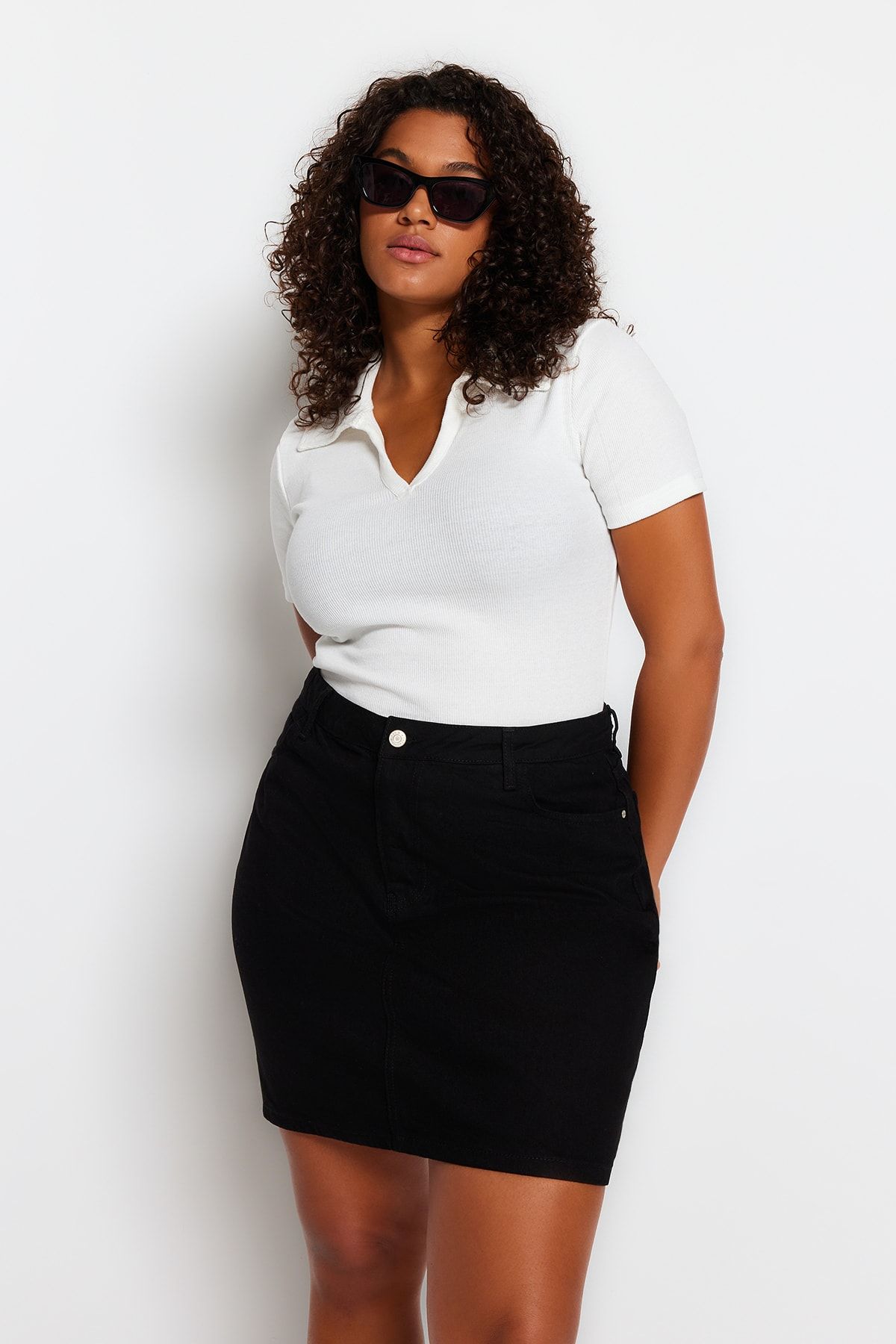 Black denim skirt size 16 online