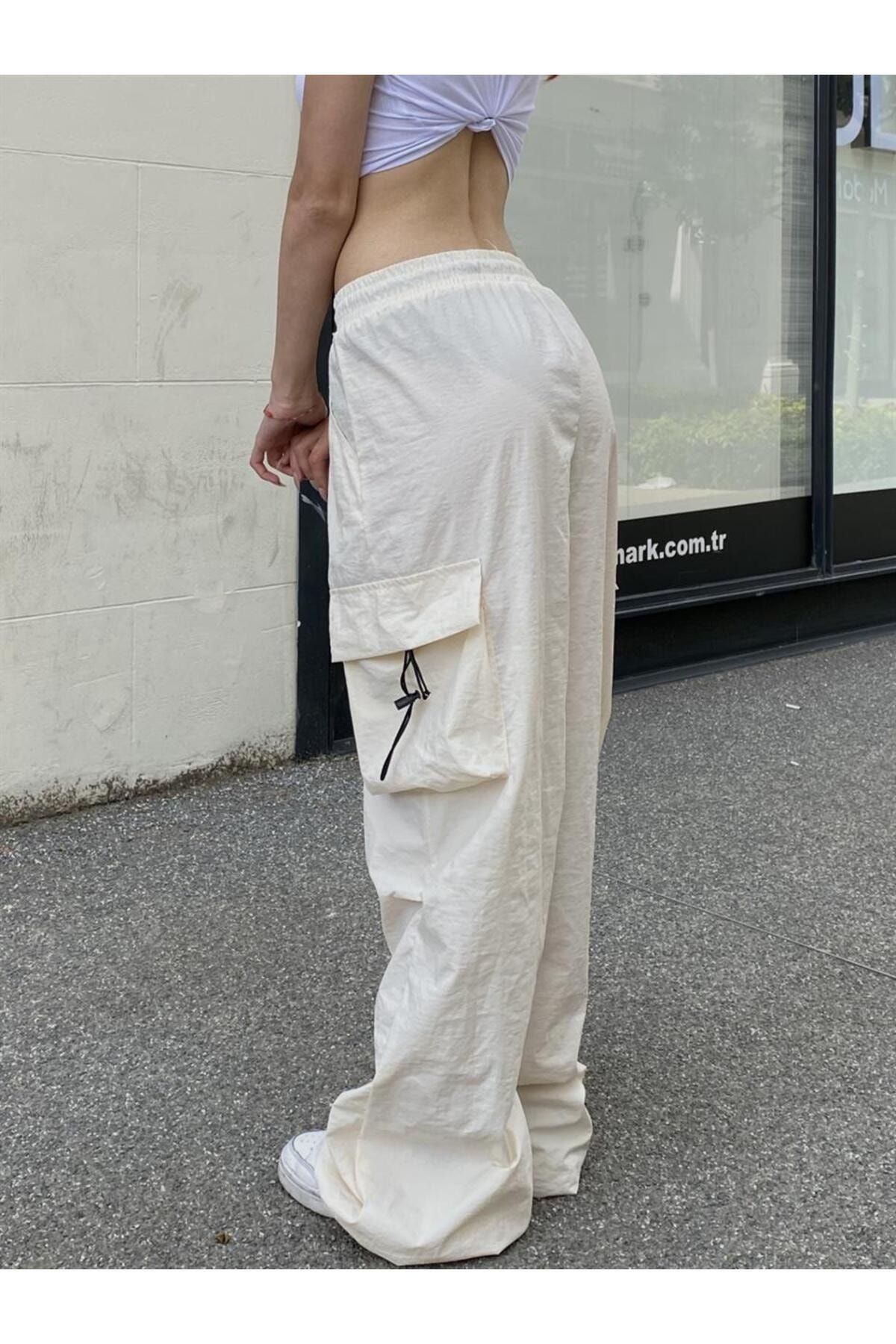 Touz-Blush Cream Tactical Parachute Fabric Oversize Unisex Trousers with Cargo Pocket 4