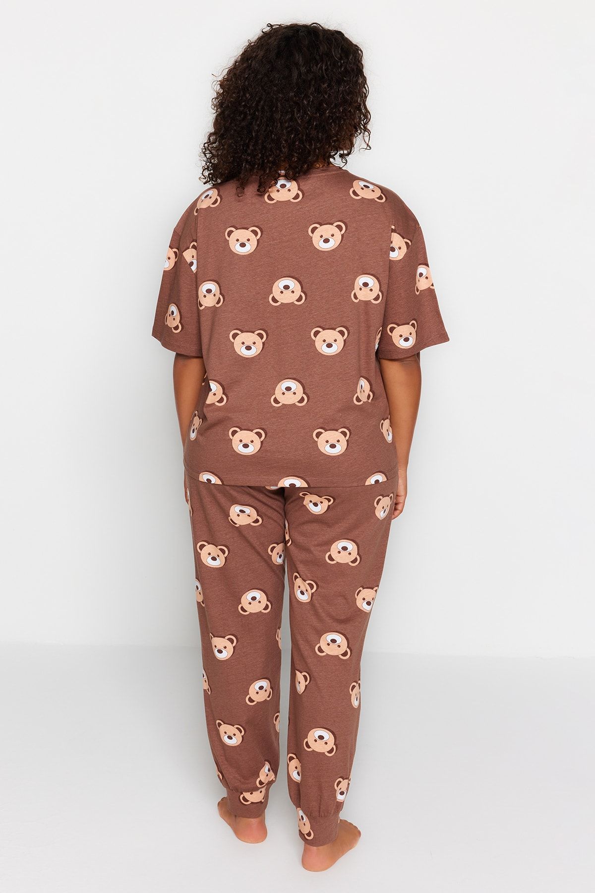 Trendyol Curve-Braunes Pyjama-Set aus Strick mit Teddybär-Muster TBBAW23AI00039 5