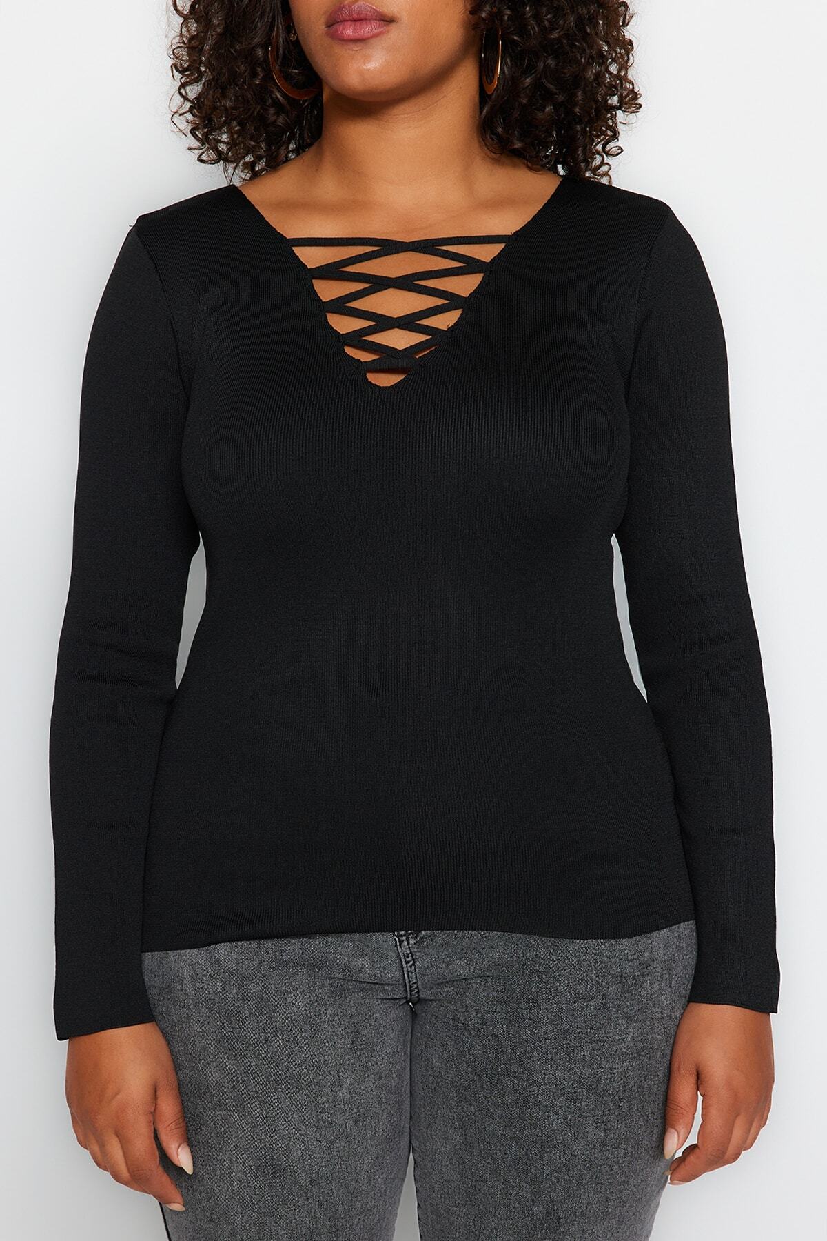 Trendyol Curve-Black Cross Body Hugging Britli Knitwear Svetr Tbbaw24An00011 4