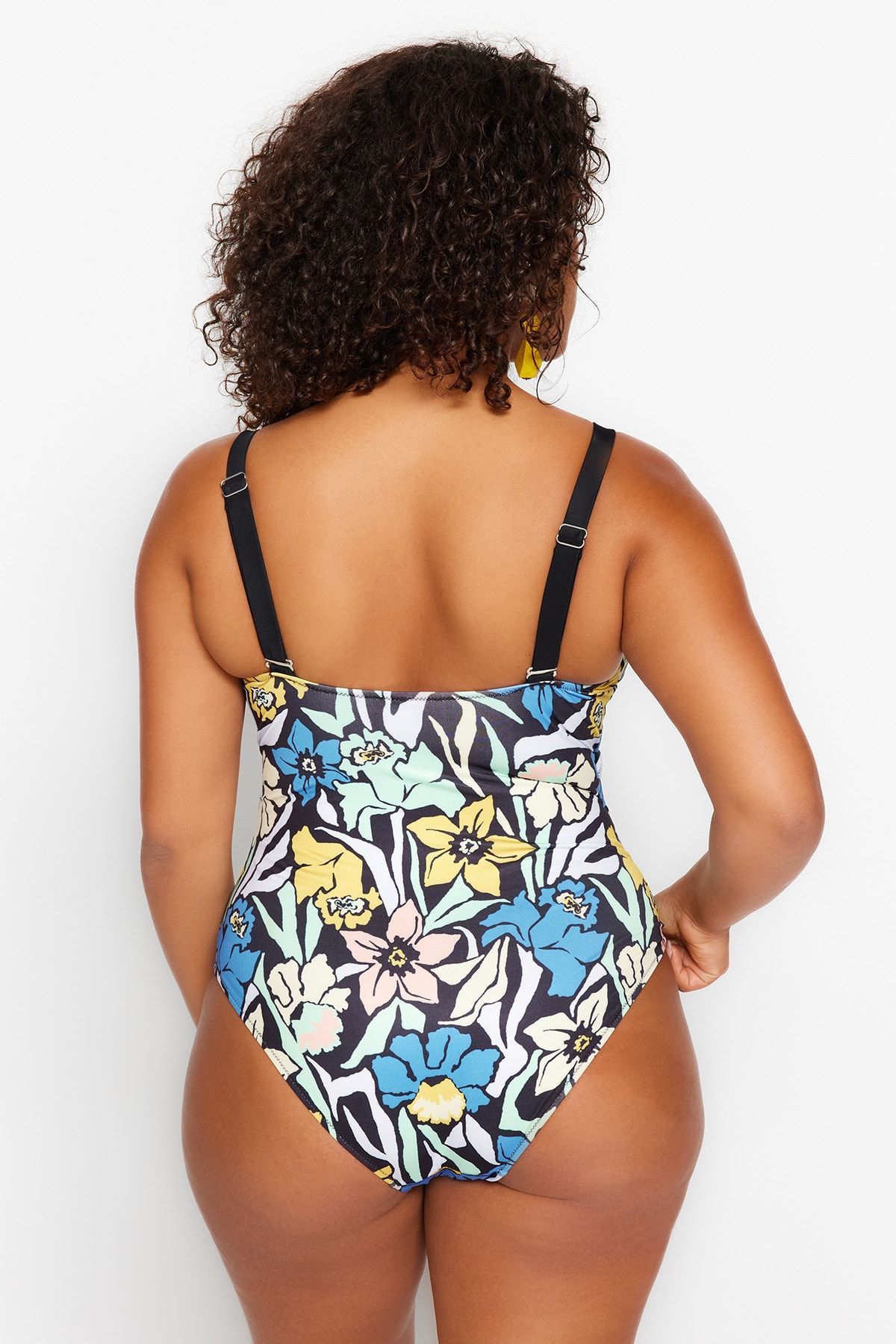 Trendyol Curve-Plus-Size-Badeanzug mit mehrfarbigem Blumendruck und V-Ausschnitt – Bindedetail TBBSS23AM00008 5