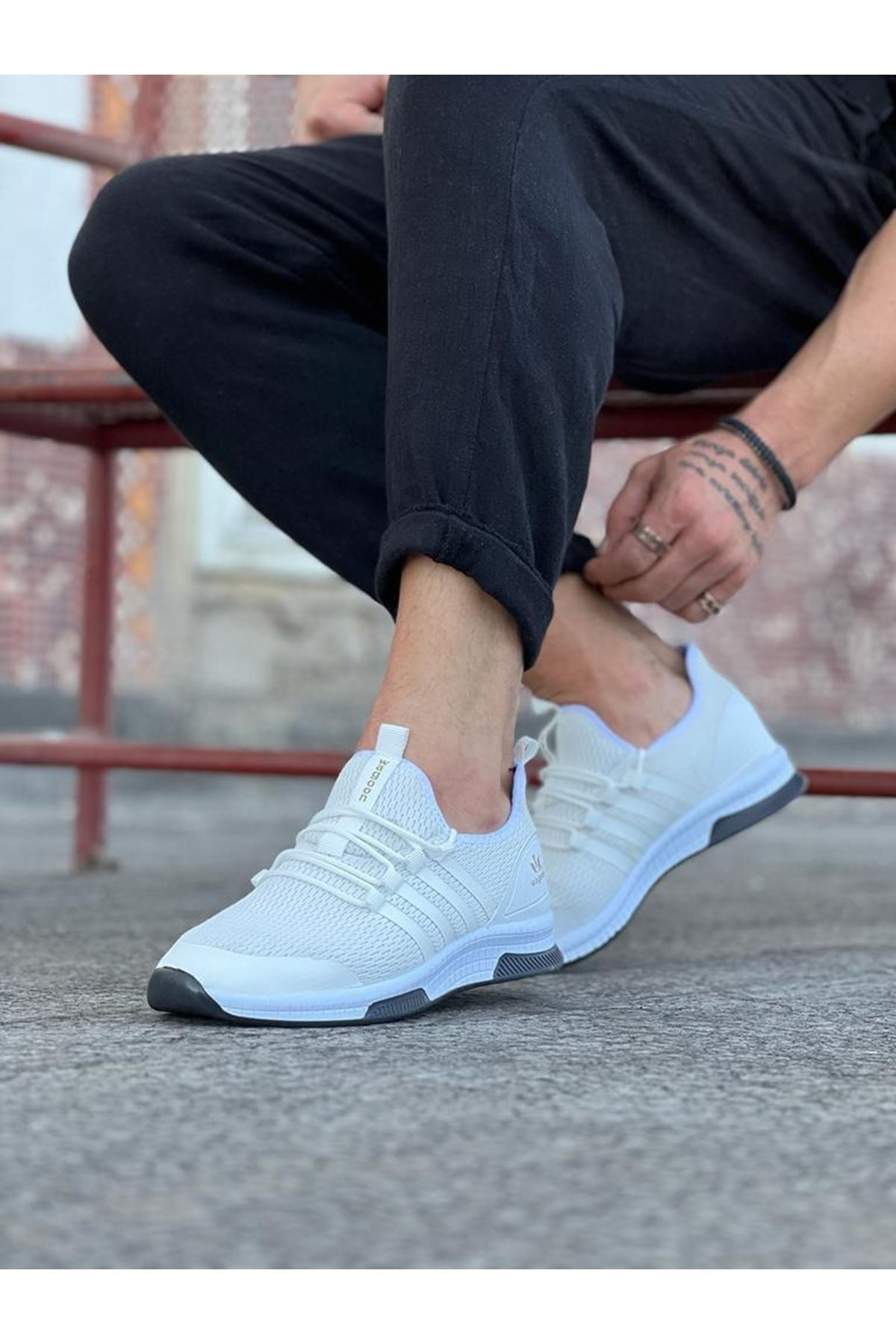 Pure white 2025 sports shoes