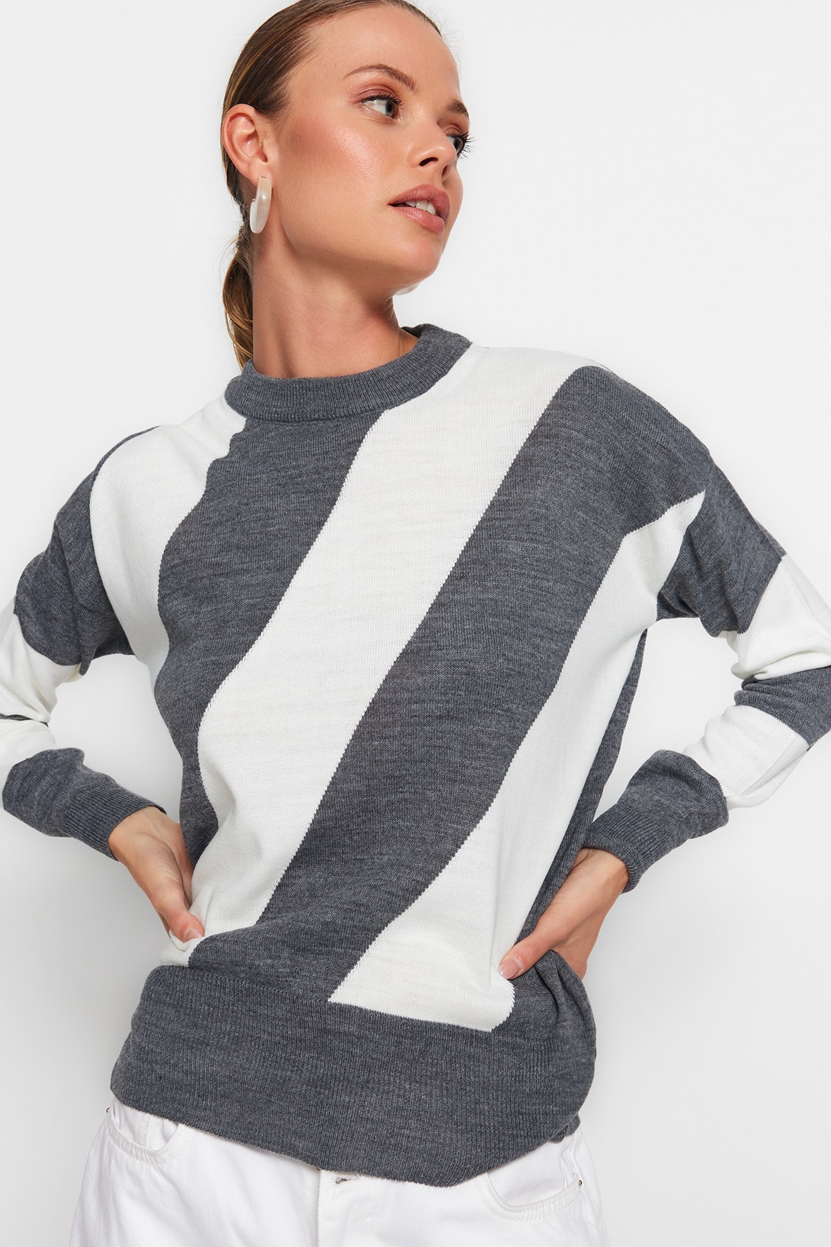 Trendyol Collection Damen Pullover Regular Fit Für - Grau Klein