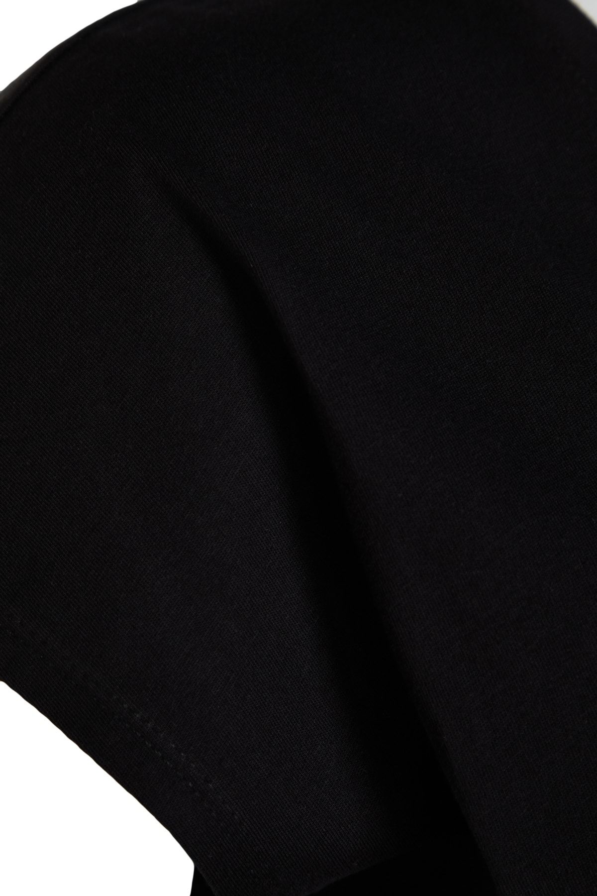 Trendyol Curve-Schwarzes Boyfriend-T-Shirt mit V-Ausschnitt – 100 % Baumwolle, Schlitz TBBSS22BF0036 7
