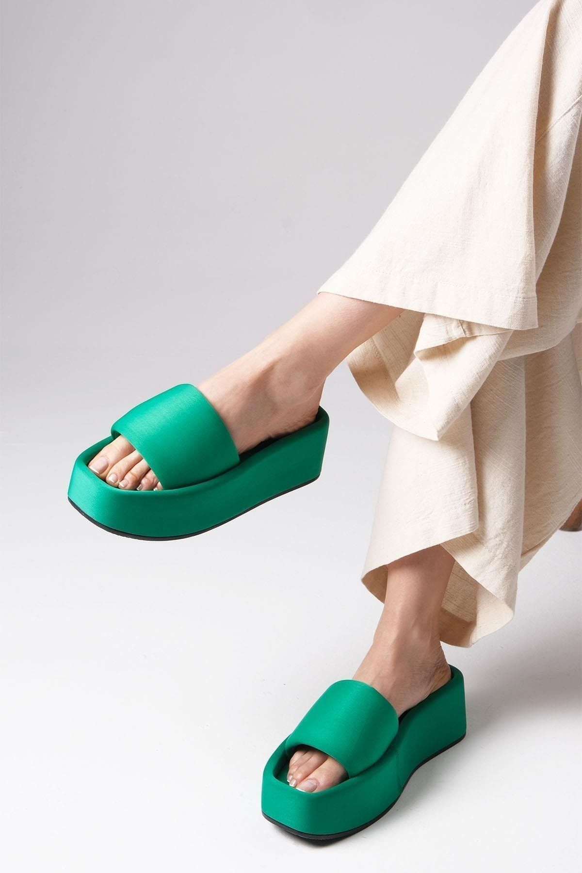Stretchy slippers deals