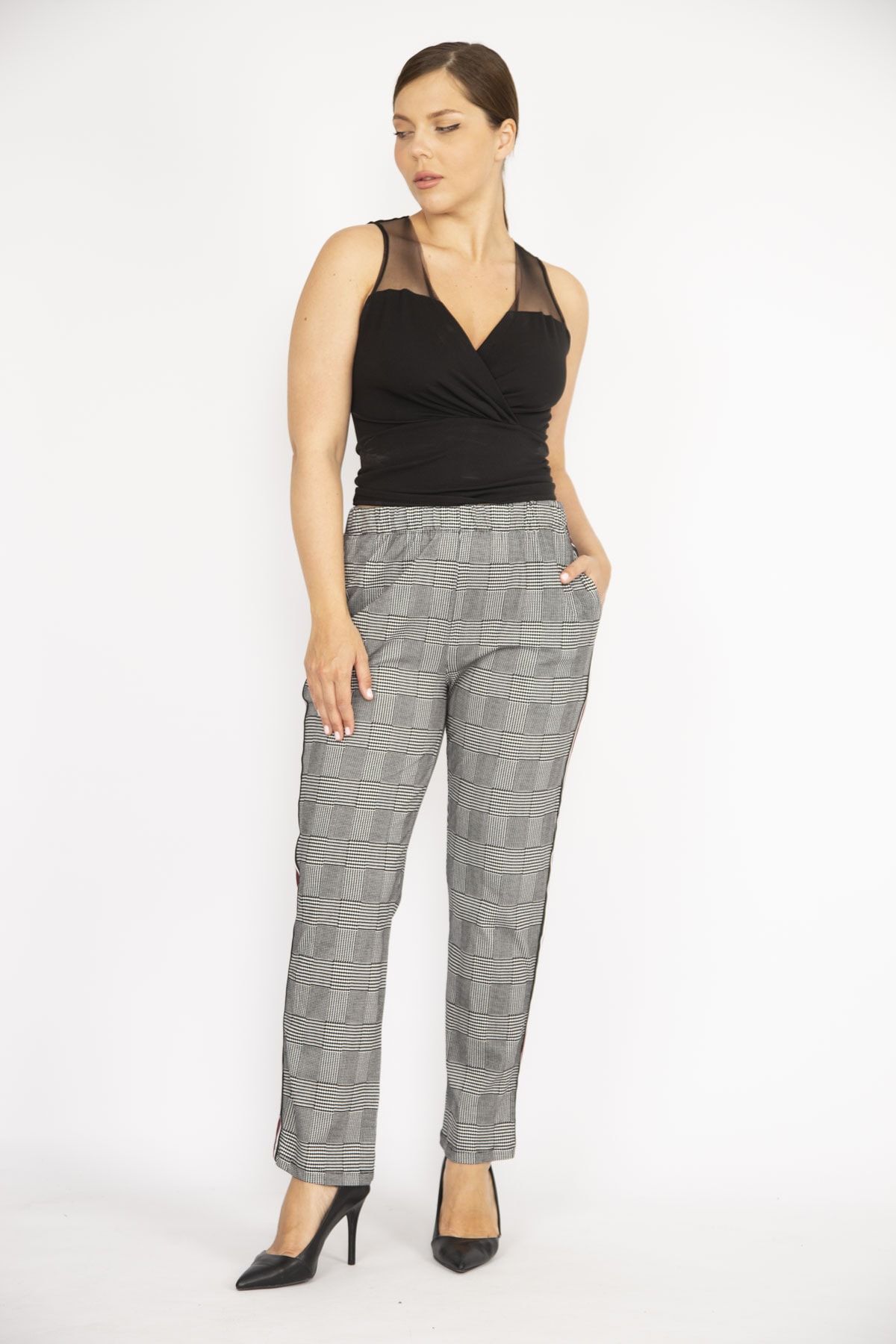 Şans-Pantaloni de damă, gri mari, cu model în carouri, cu talie elastică și cu dungi laterale 65n36510 2