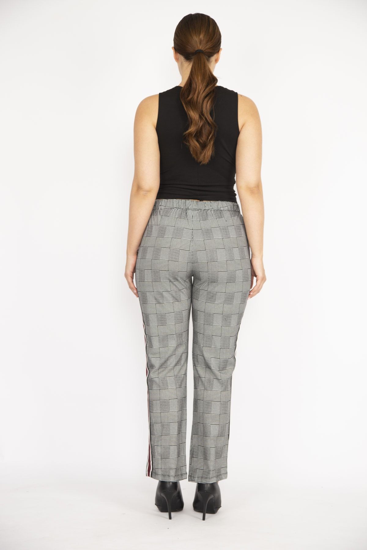 Şans-Pantaloni de damă, gri mari, cu model în carouri, cu talie elastică și cu dungi laterale 65n36510 5