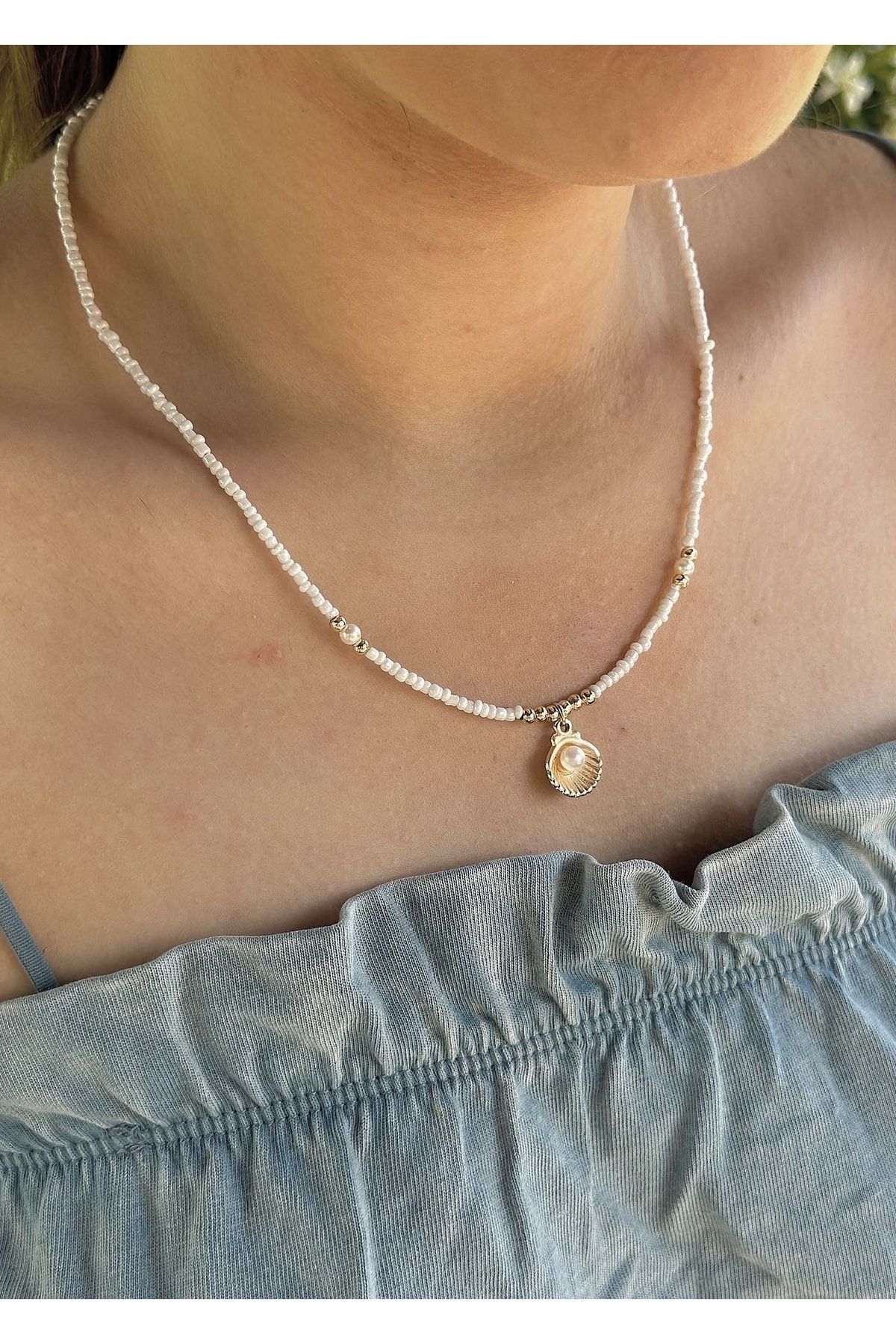 Trending hot sale shell necklace
