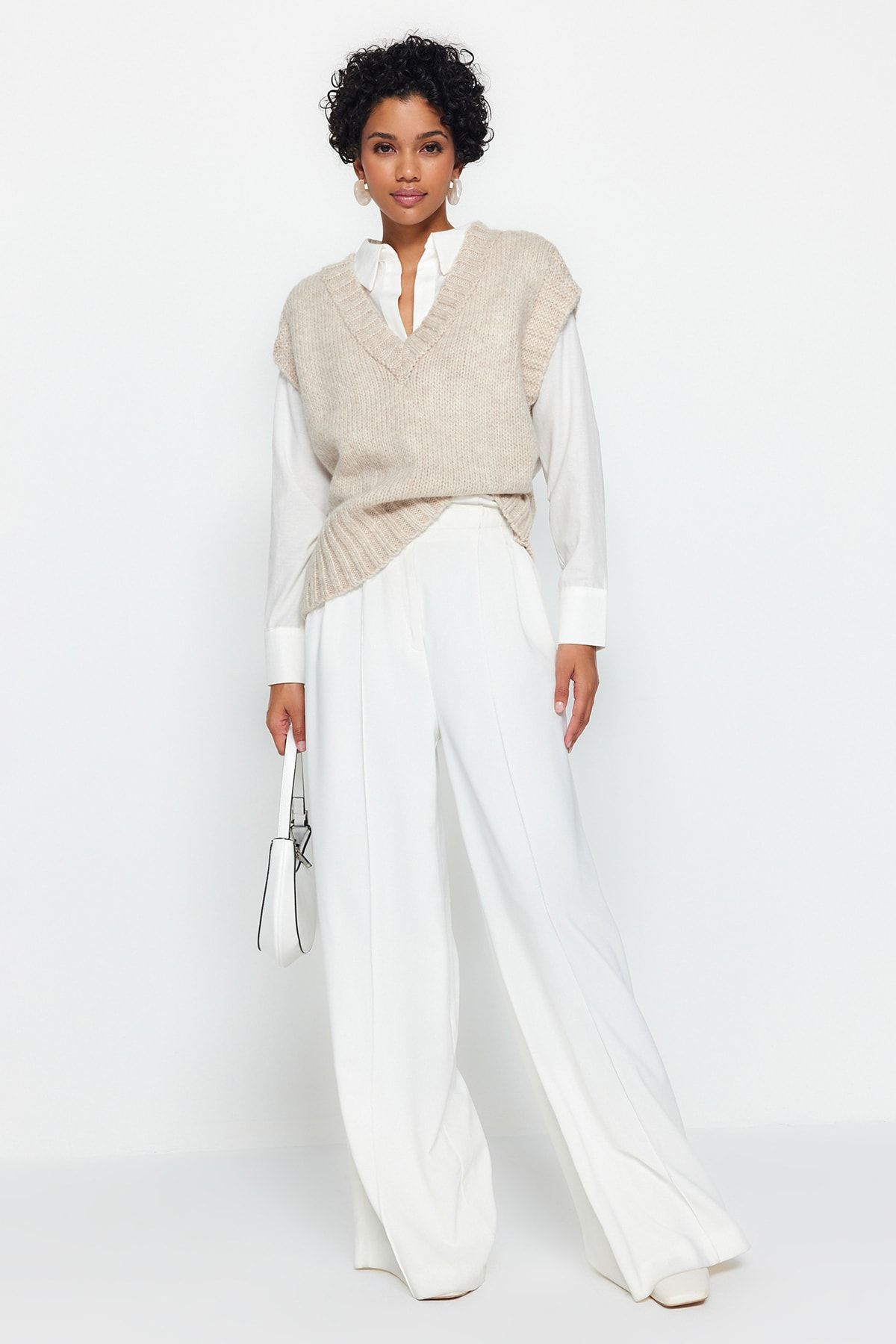 Trendyol Collection-Miękki, teksturowany, beżowy, krótki sweter z dzianiny - Twoaw23Sv00149 5