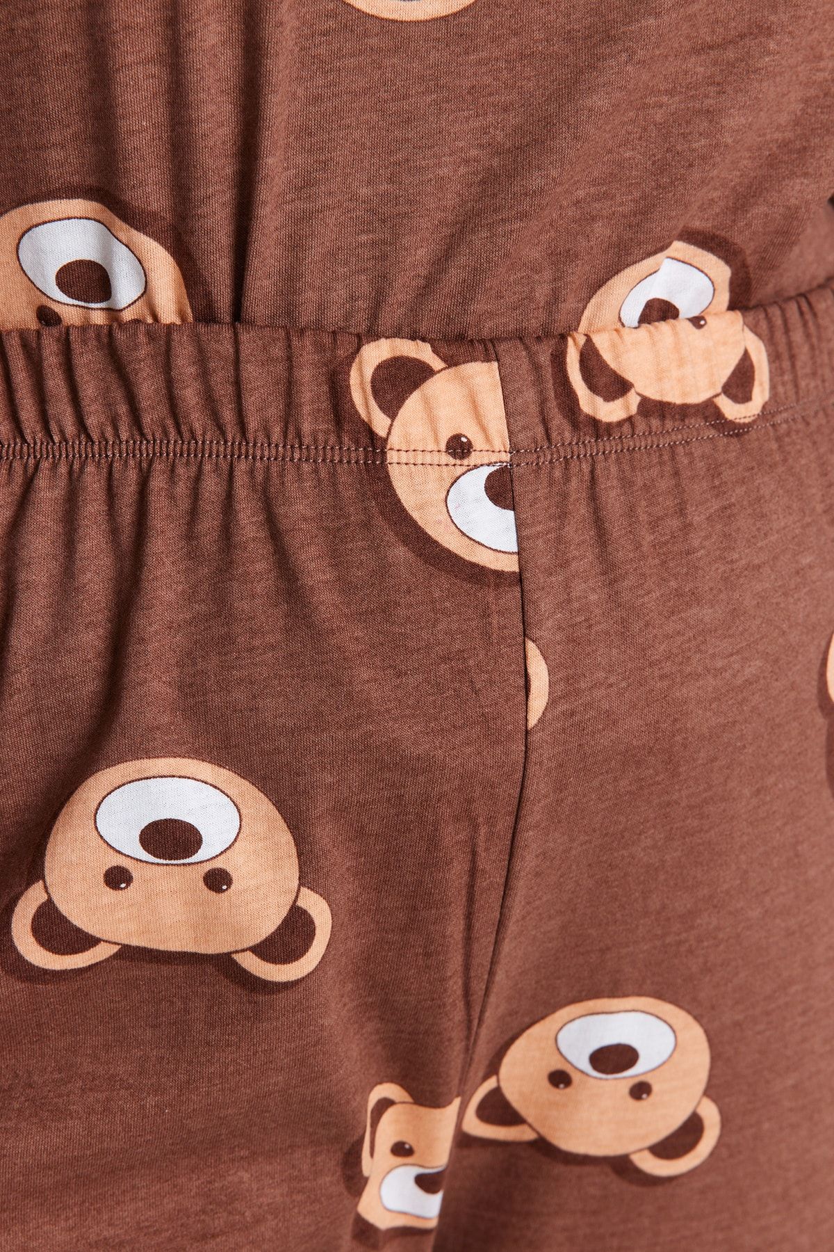 Trendyol Curve-Braunes Pyjama-Set aus Strick mit Teddybär-Muster TBBAW23AI00039 4