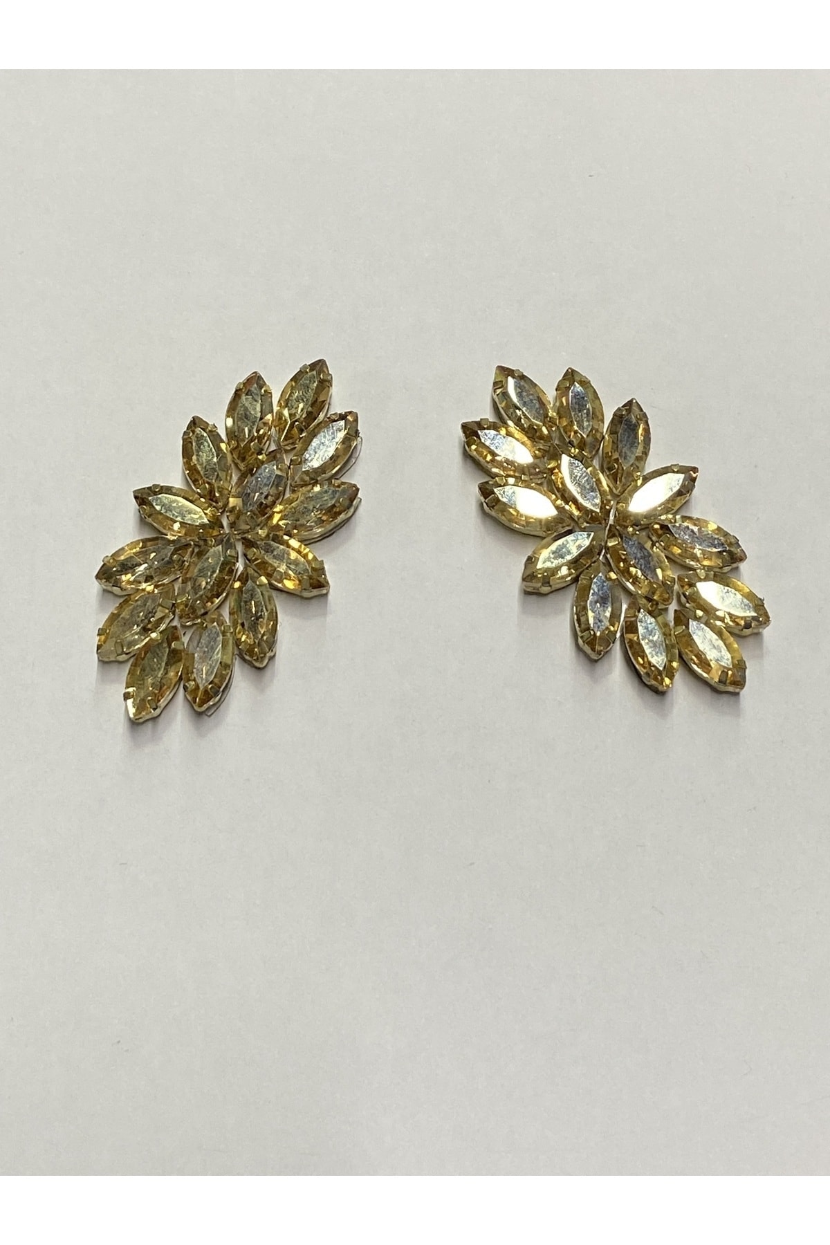 Adhesive shoe and bag stone accessories