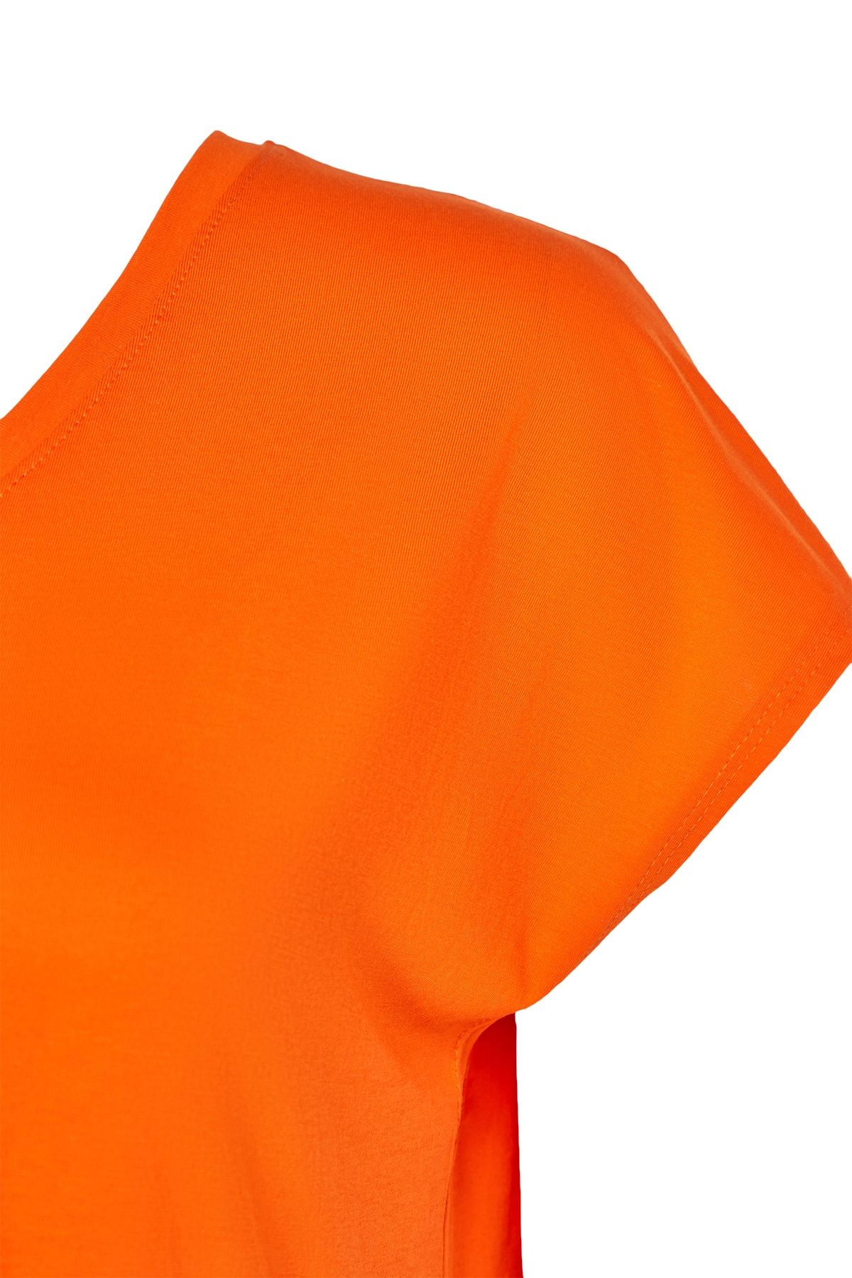 Trendyol Curve-Orangefarbenes Boyfriend-T-Shirt aus 100 % Baumwolle mit V-Ausschnitt und Schlitzdetail - TBBSS22BF0036 7