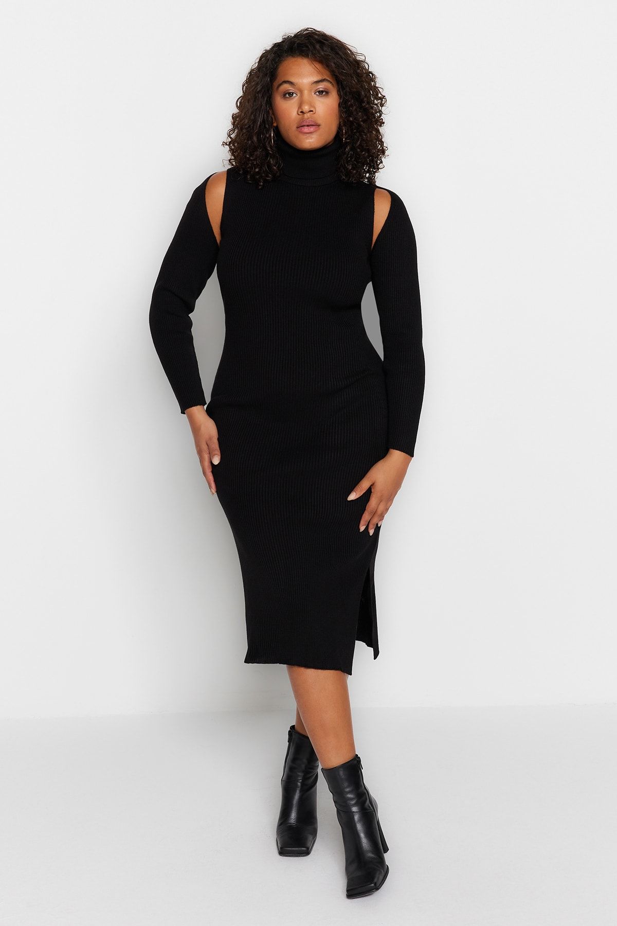 Trendyol Curve Czarna Wycięta Szczegółowa Dzianinowa Sukienka Tbbaw24ah00013 Kobieta - 3XL