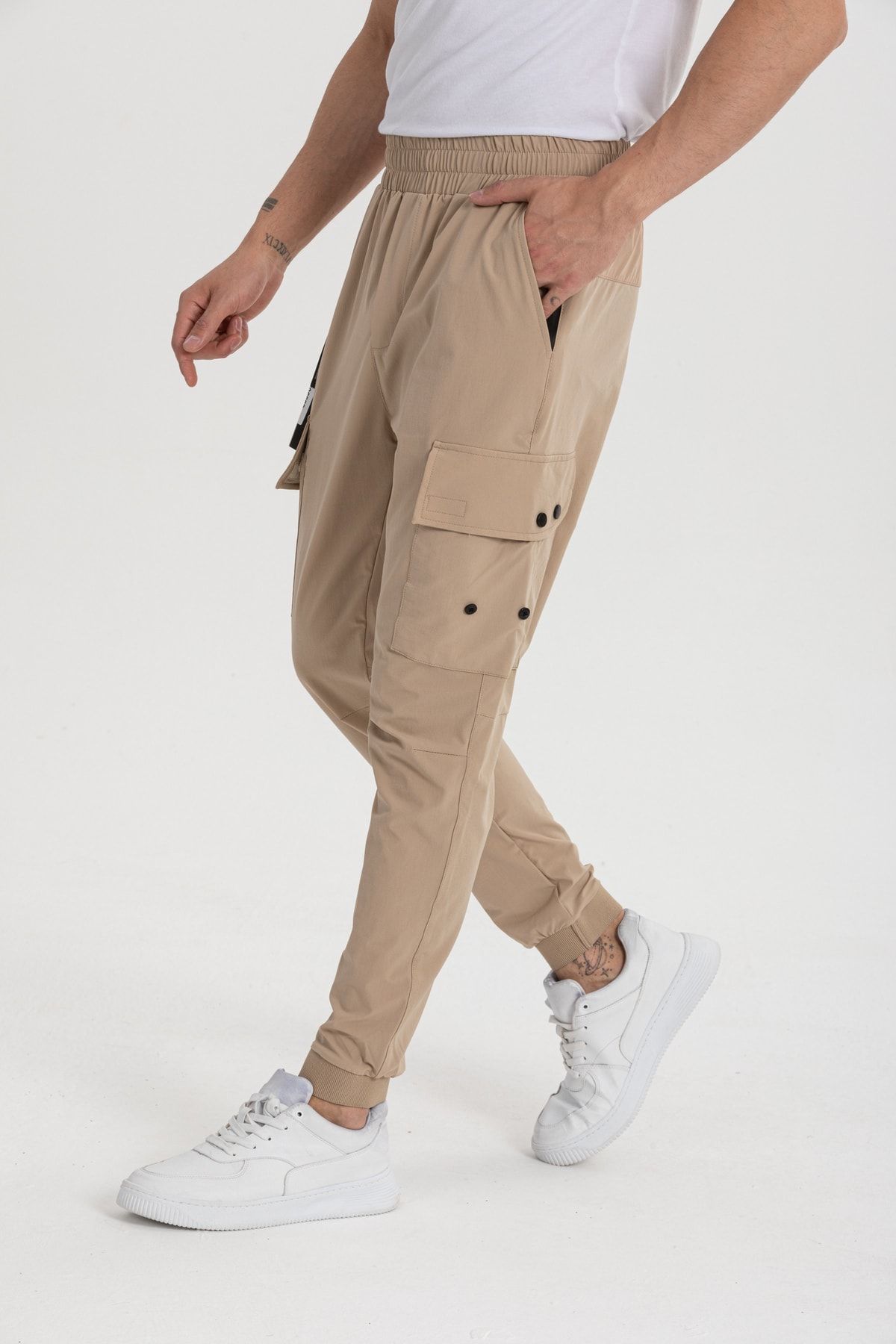 Cargo trousers with contrast details - Trousers - Bershka United Kingdom | Cargo  trousers, Adaptive clothing, Mens trousers