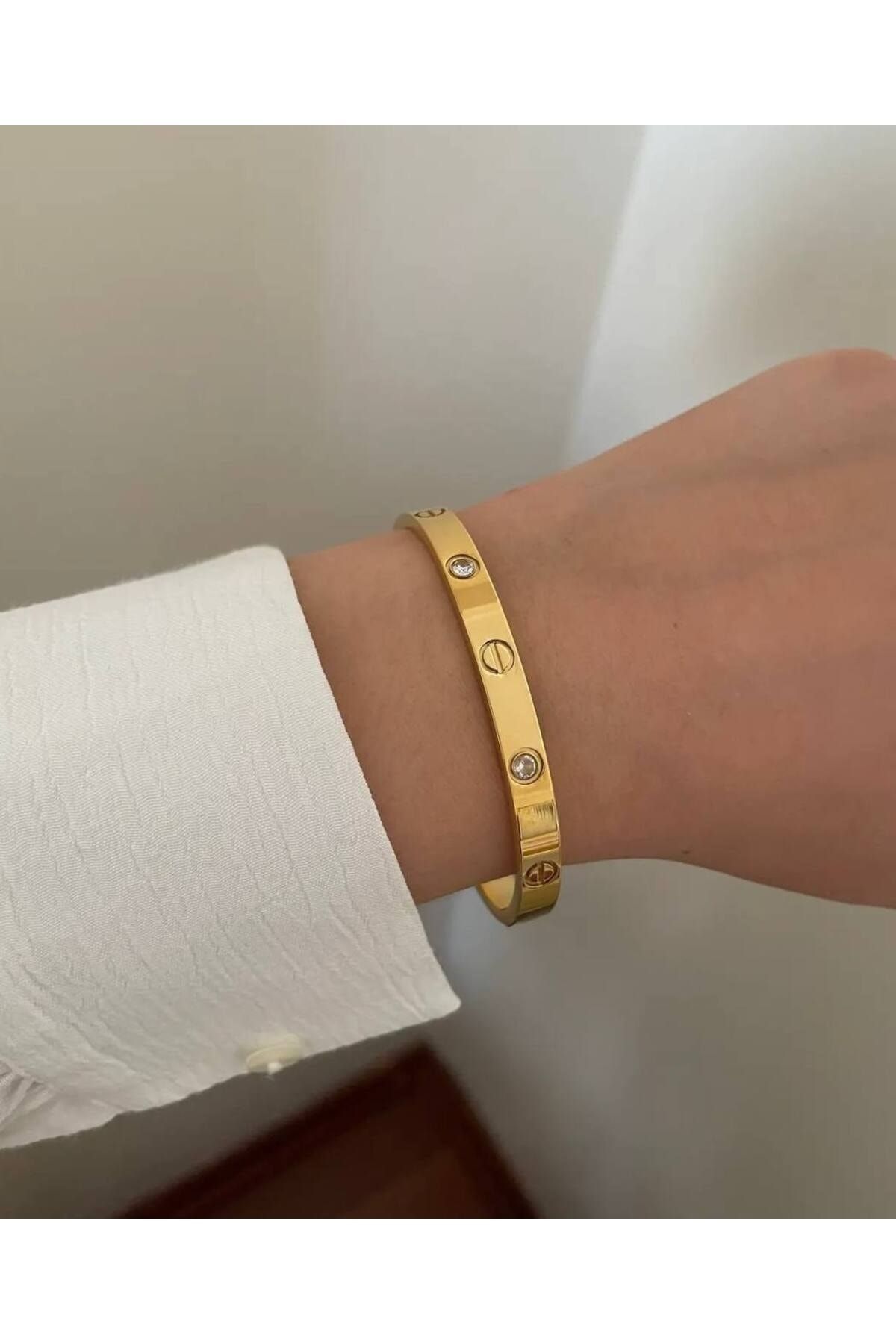 Cartier handcuff clearance