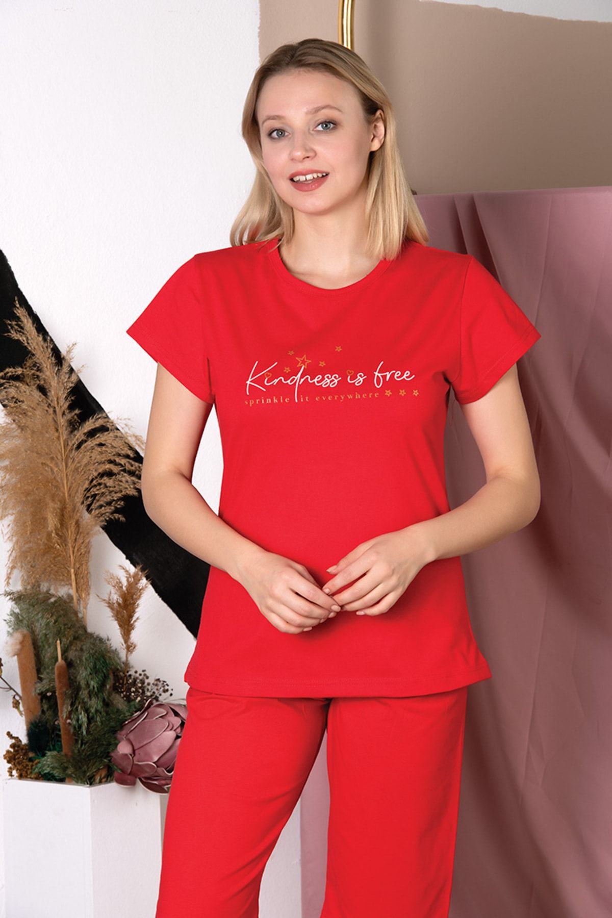 MyBen Women's Red Colored Text Printed Short Sleeve Capri Pajama Set  K-20147 - Trendyol