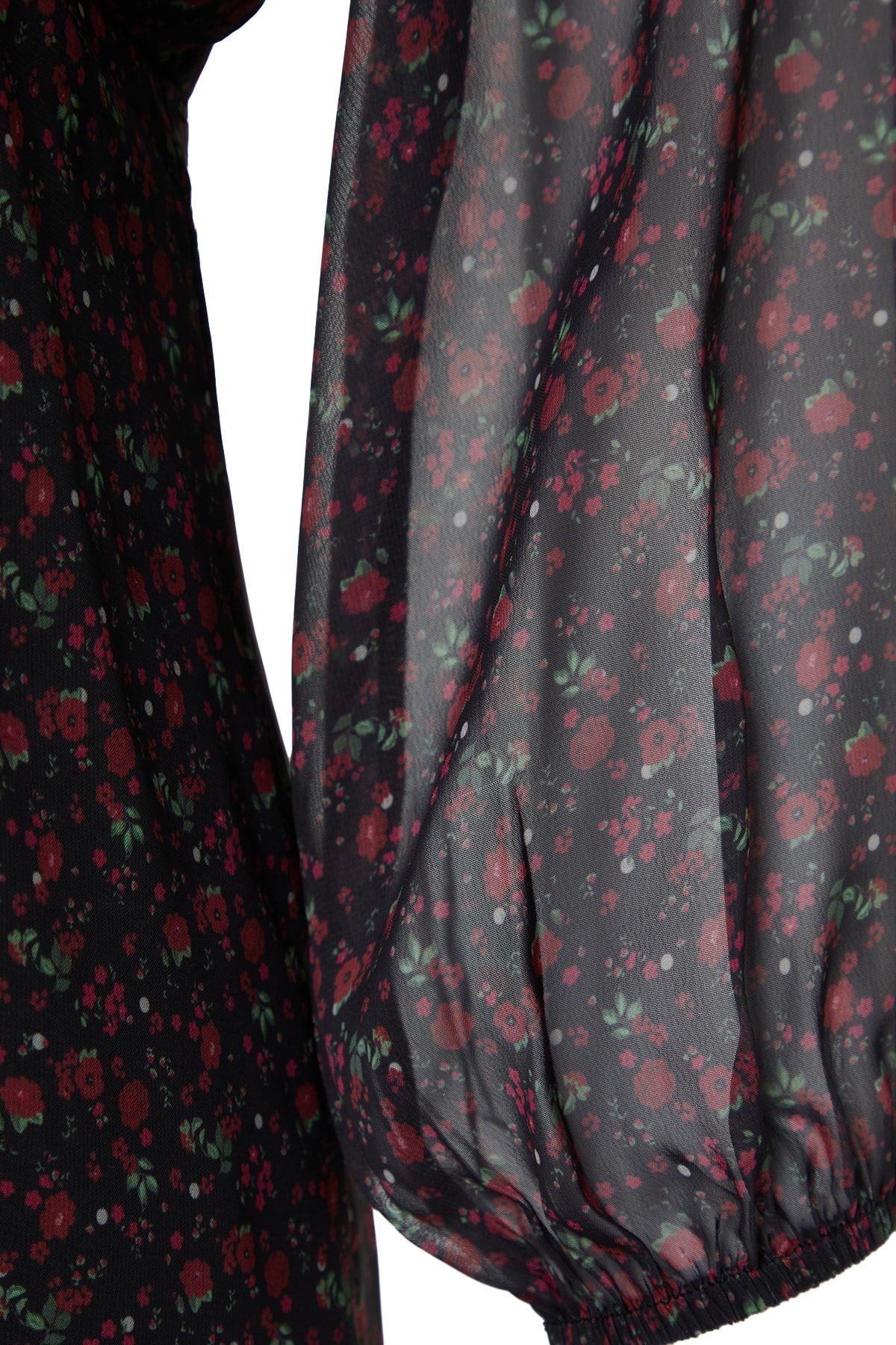 Trendyol Curve-Schwarzes Chiffonkleid mit Blumenmuster TBBSS22AH0200 7