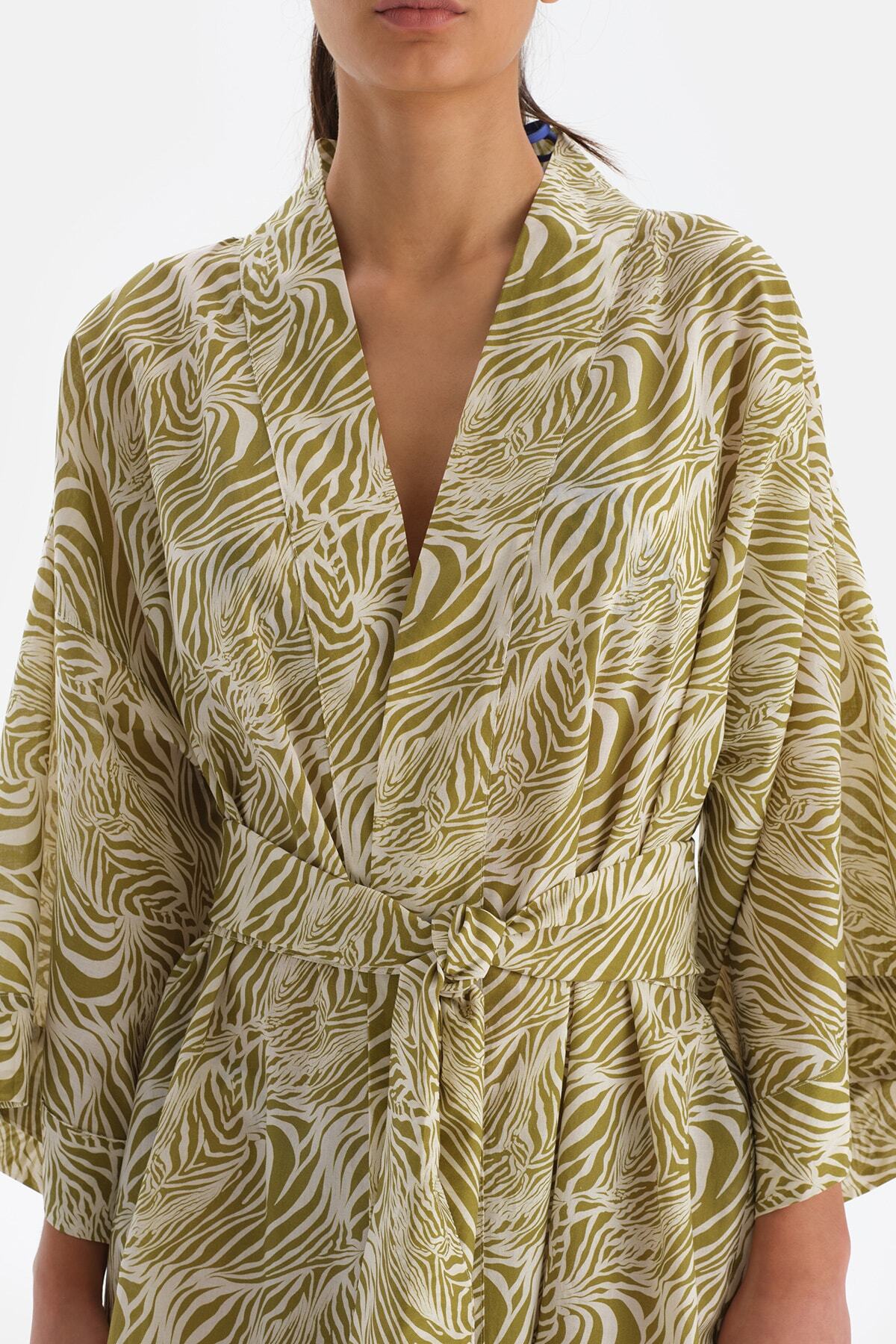 Dagi-Grün-weißer Baumwoll-Kimono 3