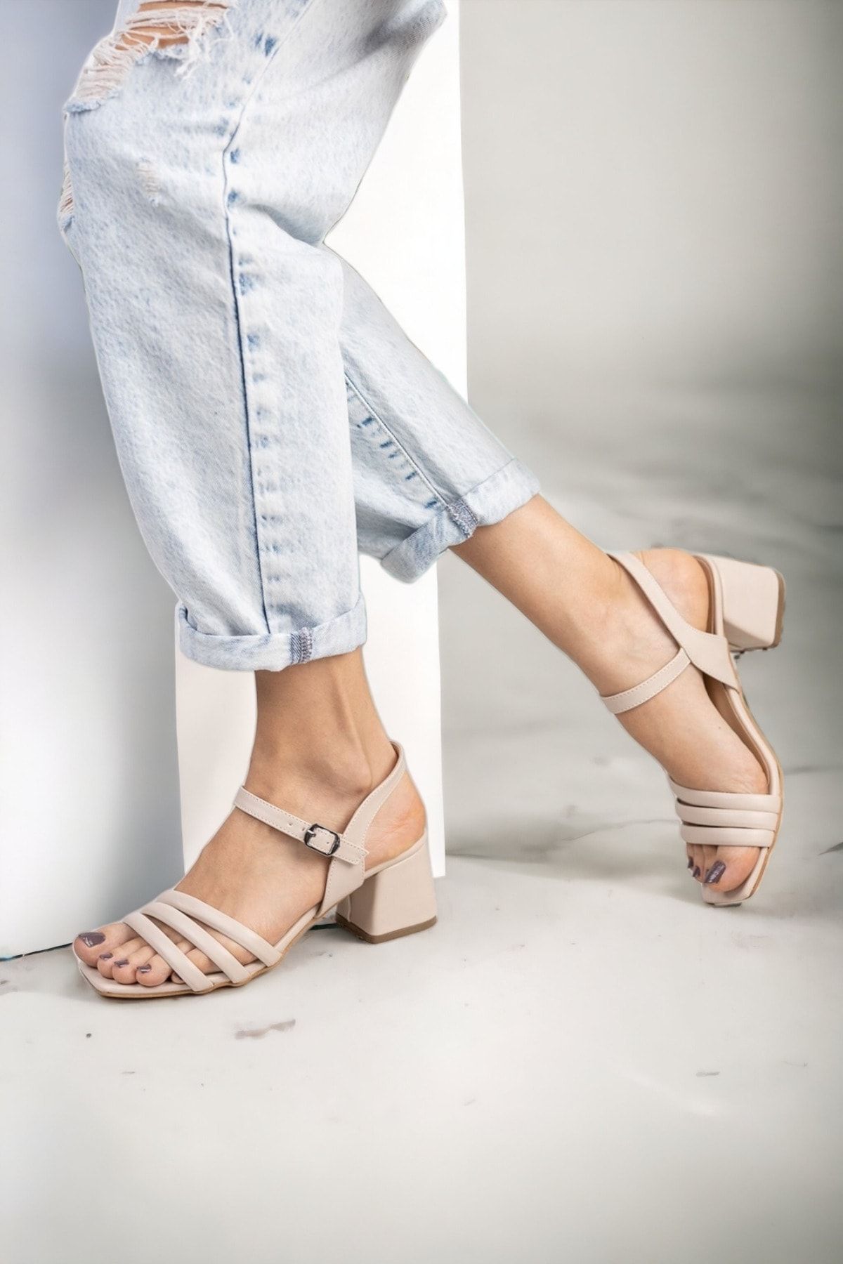 Summer sandals hotsell with small heel