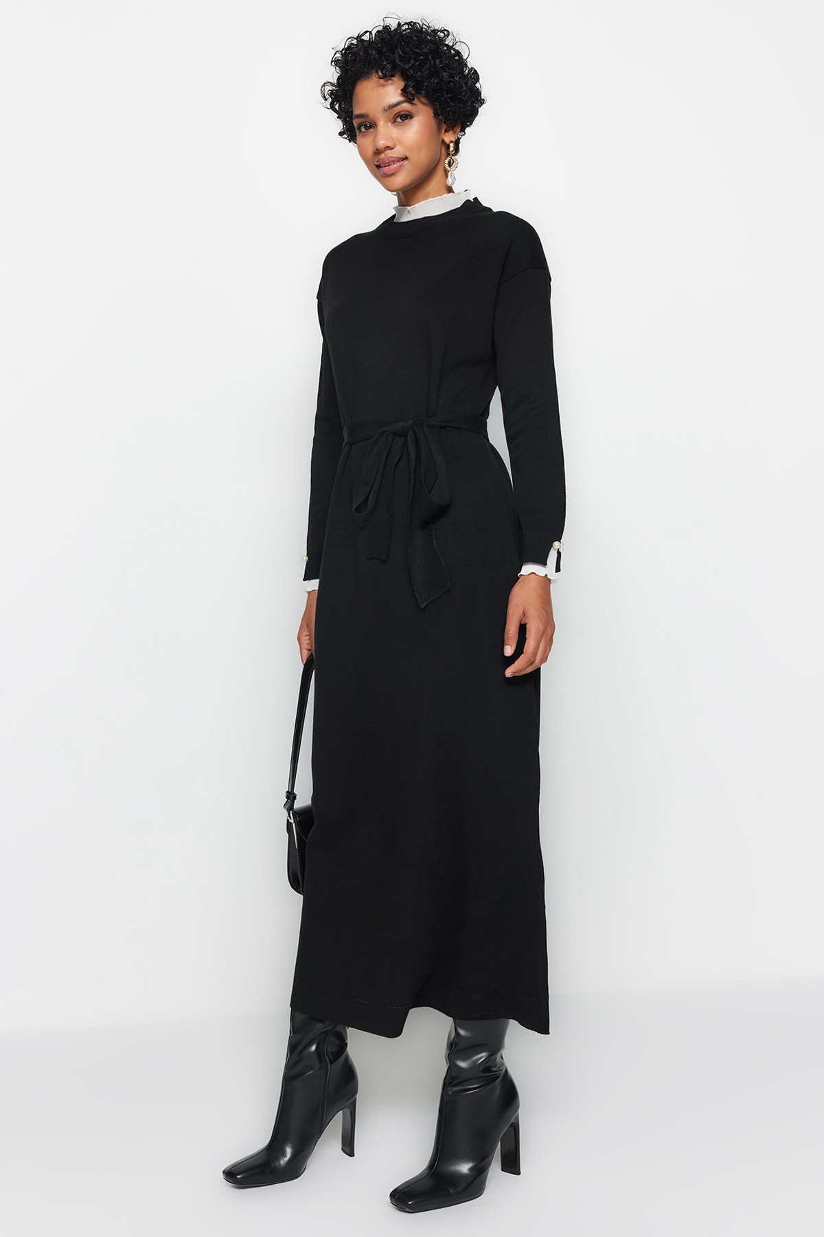 Trendyol Modest Detailní pletené šaty z černé perly TCTAW24EB00001