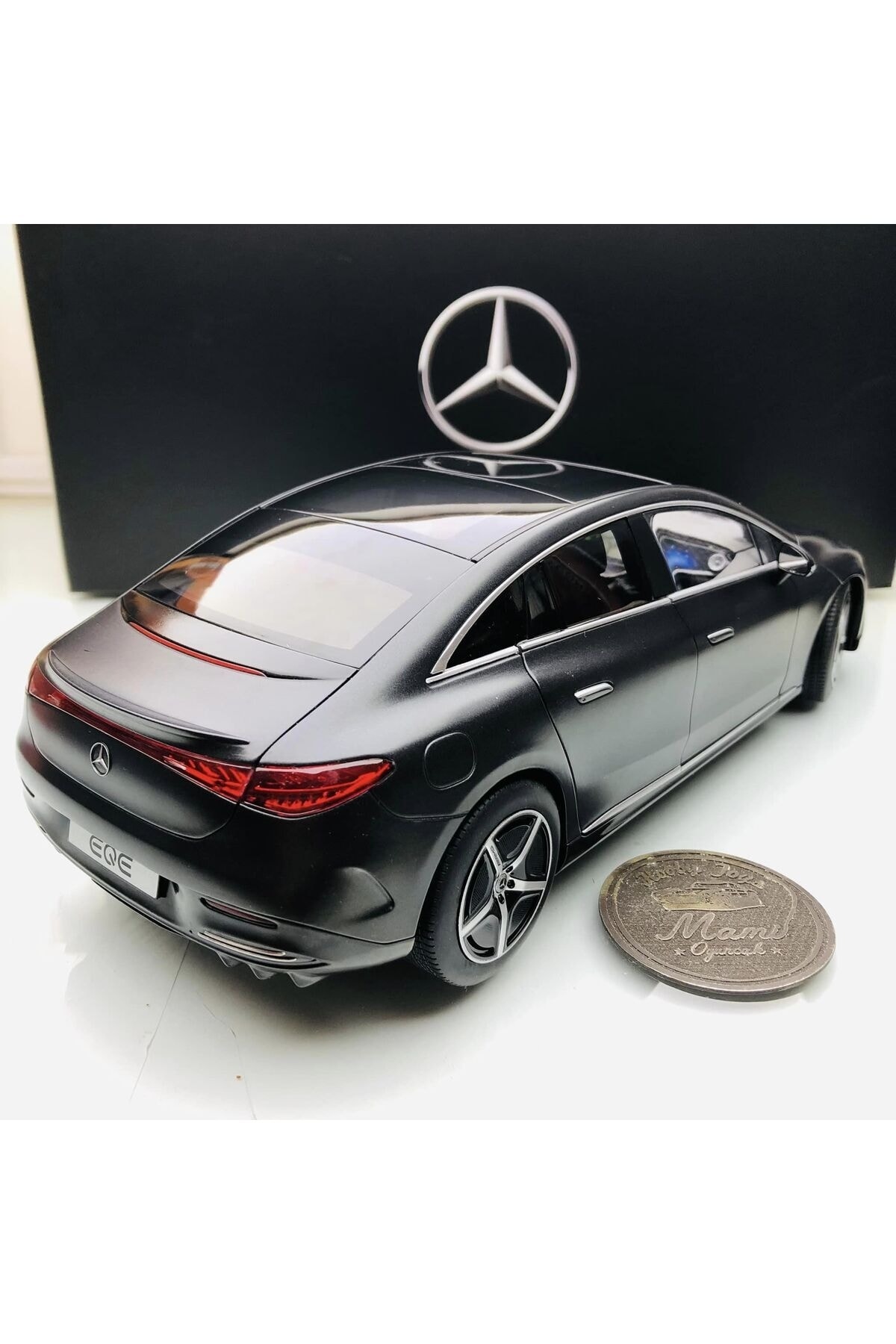NZG 2022 Mercedes Benz EQE (V295) Graphite Gray Magno 1:18 Ölçek