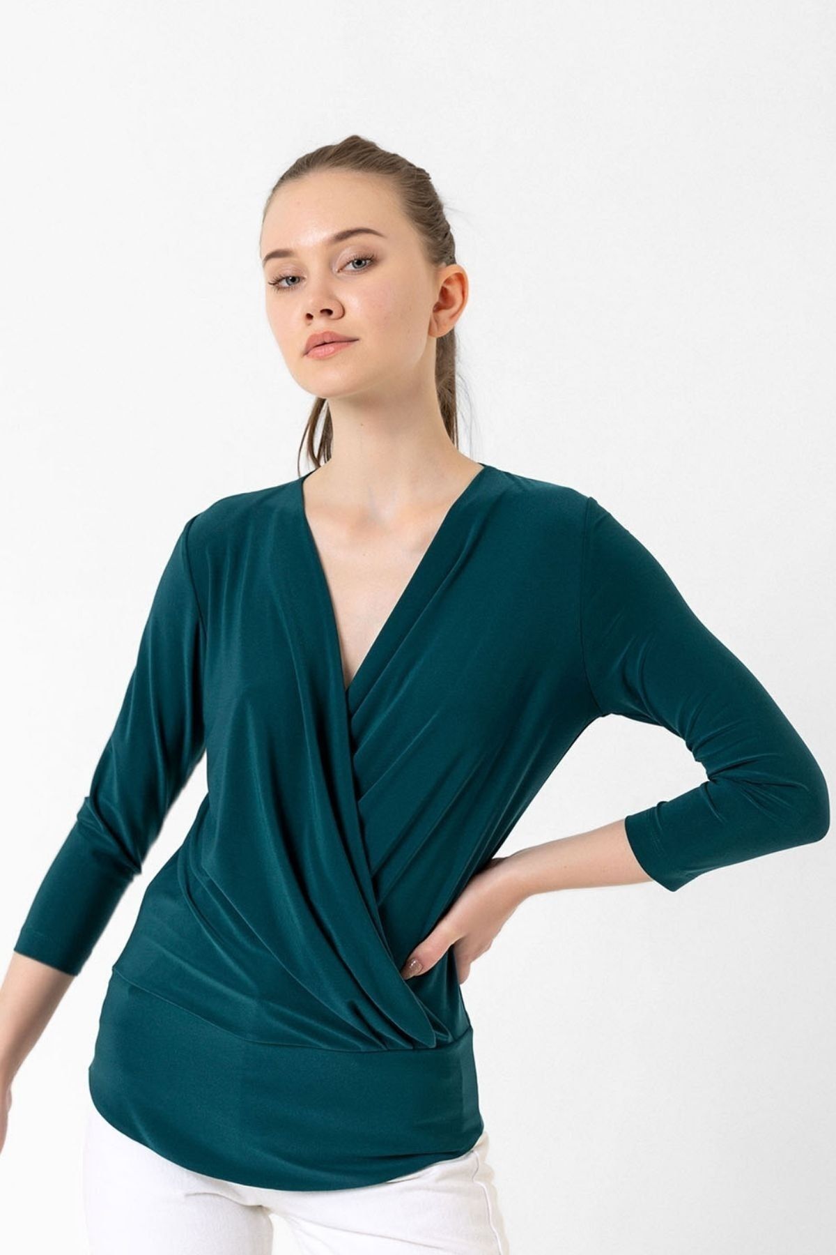 Laranor-Emerald Green Double Breasted Cut Three Quarter Sleeve Blouse 2