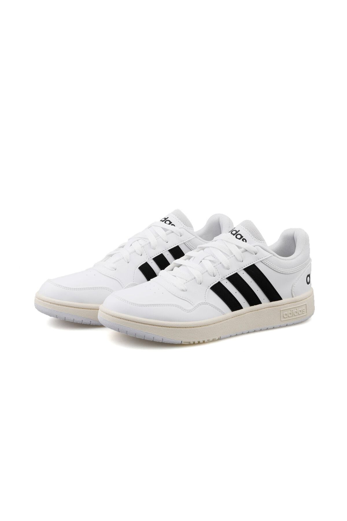Adidas store witte gympen