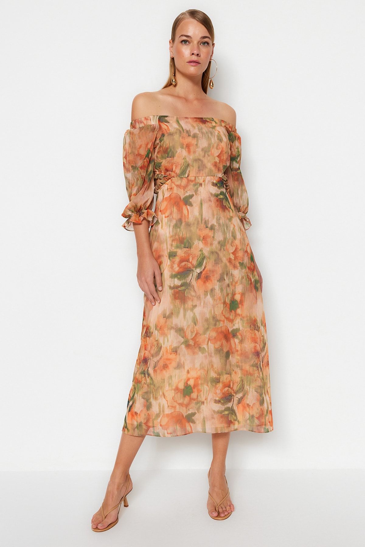 Trendyol Collection A-vonalú Carmen nyakú - narancssárga virágmintás sifon maxi ruha TWOSS23EL02422