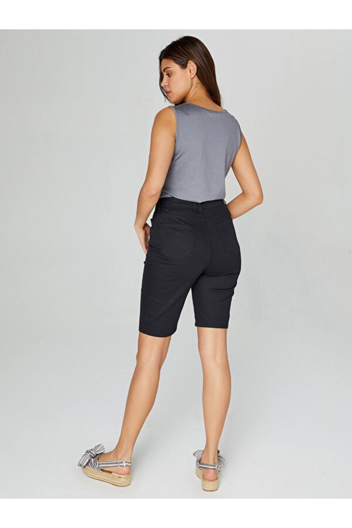 Faik Sönmez-Shorts mit normaler Taille und schmaler Passform 00061-2 4