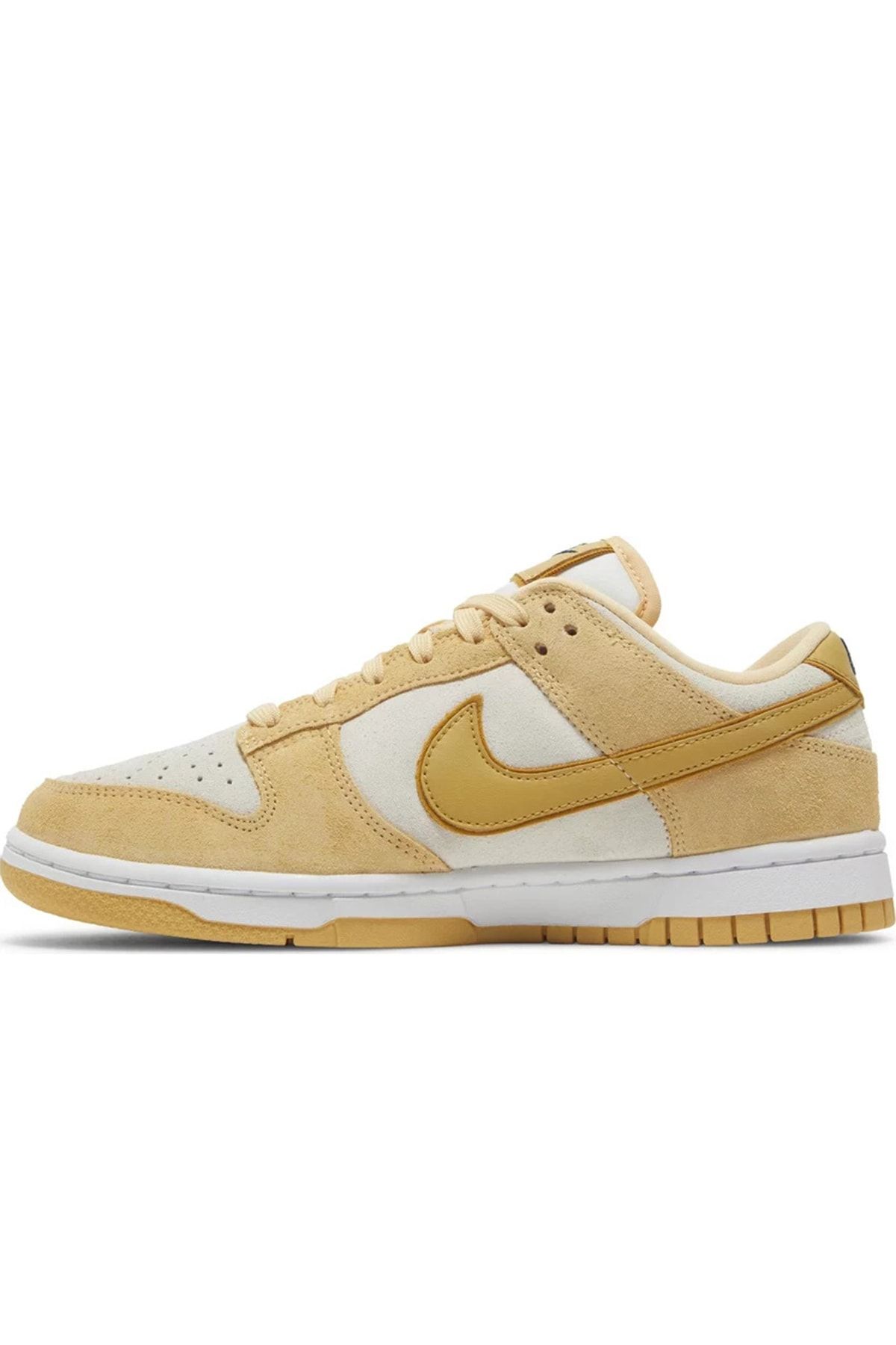 Gold nike hotsell dunks