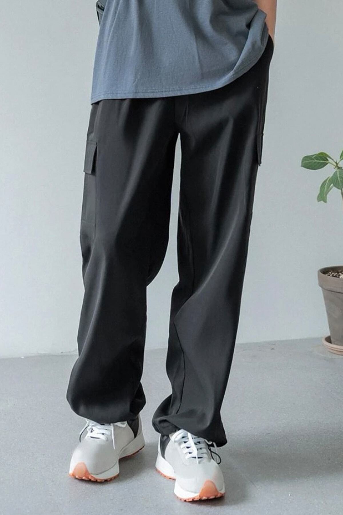 North London-Oversize Cargo Pocket Adjustable Black Men's Sweatpants 3