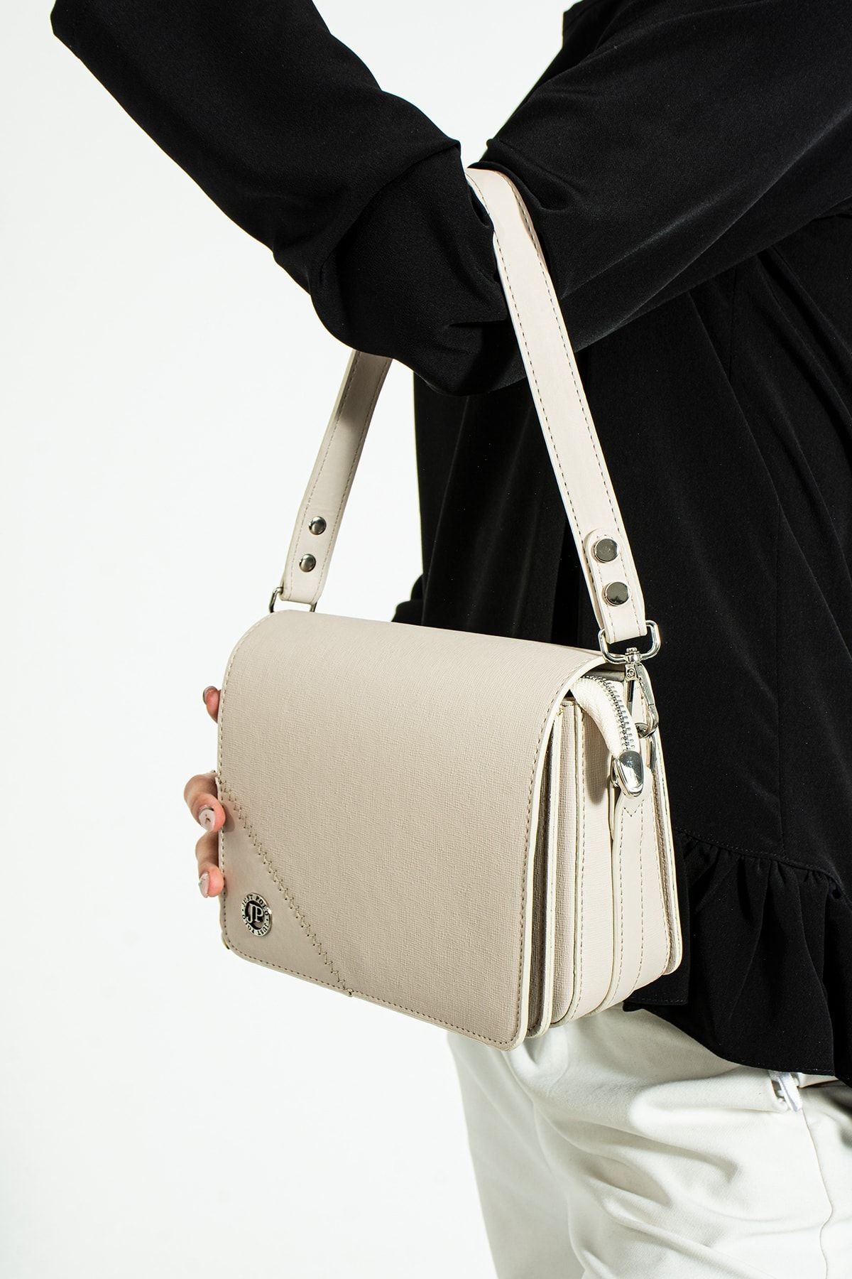 Crossbody bag hotsell with embroidered strap
