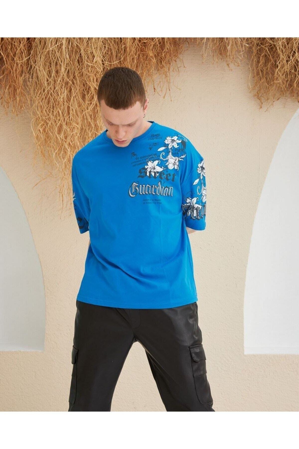 Melek-Keleş Baskılı Oversize Mavi T-shirt