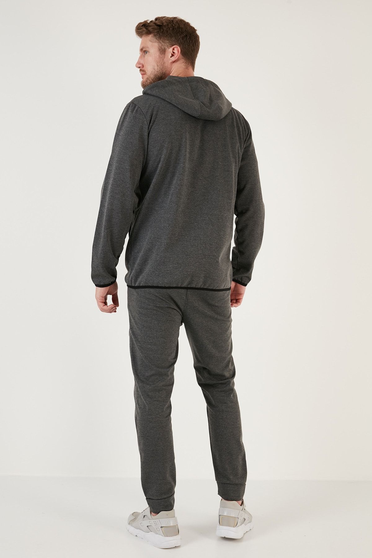 Fitted hotsell tracksuit mens