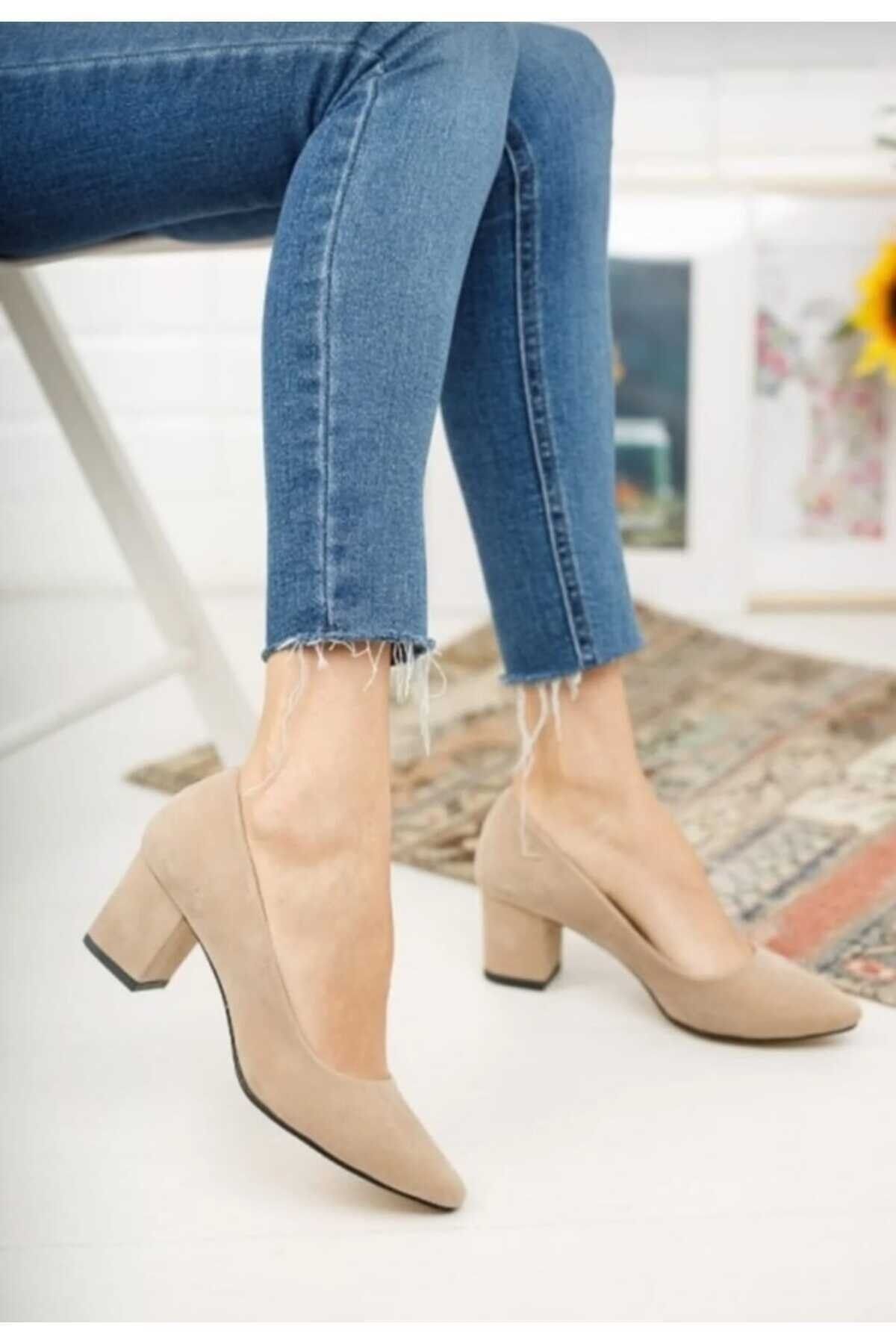 Thick kitten hotsell heel shoes