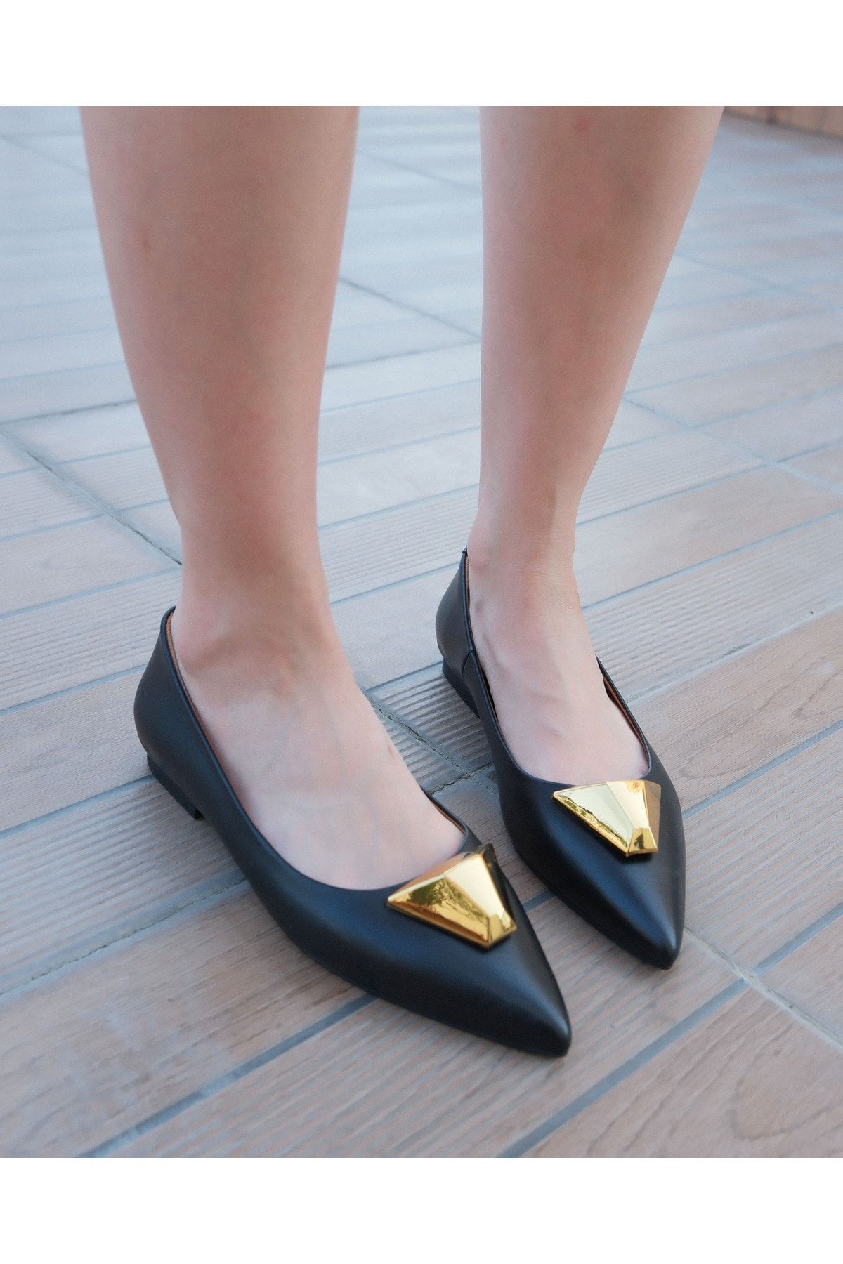 Pointed discount toe ballerinas