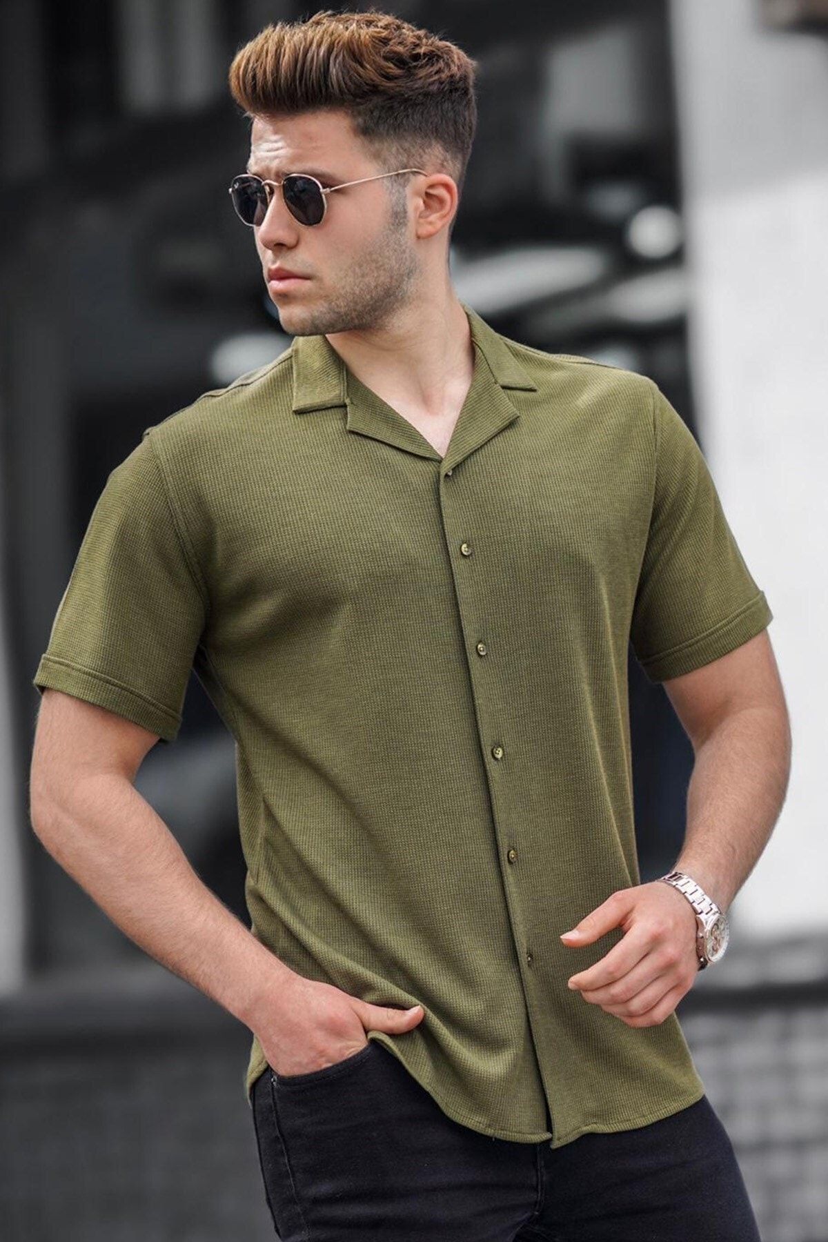 پیراهن مدل دکمه ای یقه کوبایی آستین کوتاه طرح ساده مردانه مدمکست Madmext (برند ترکیه)