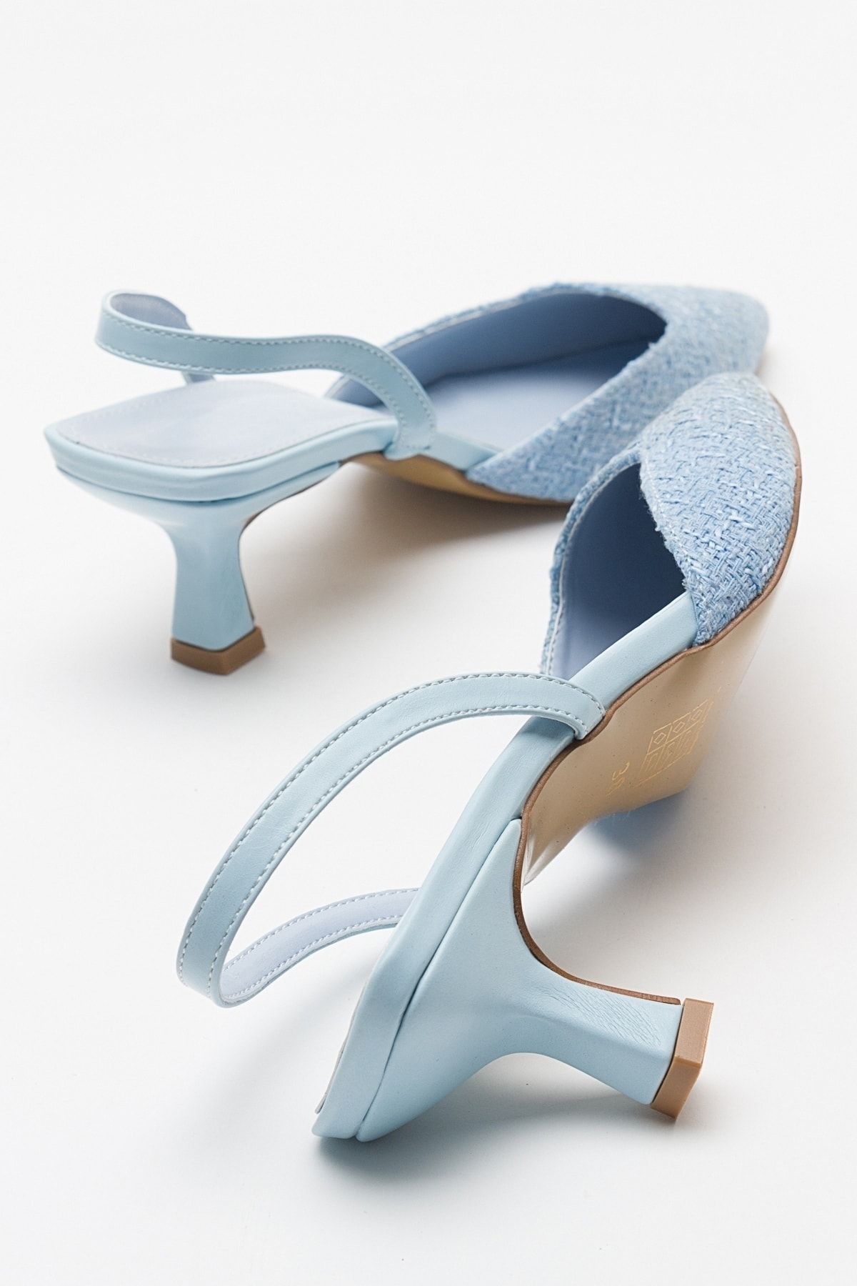 Baby blue kitten heels deals