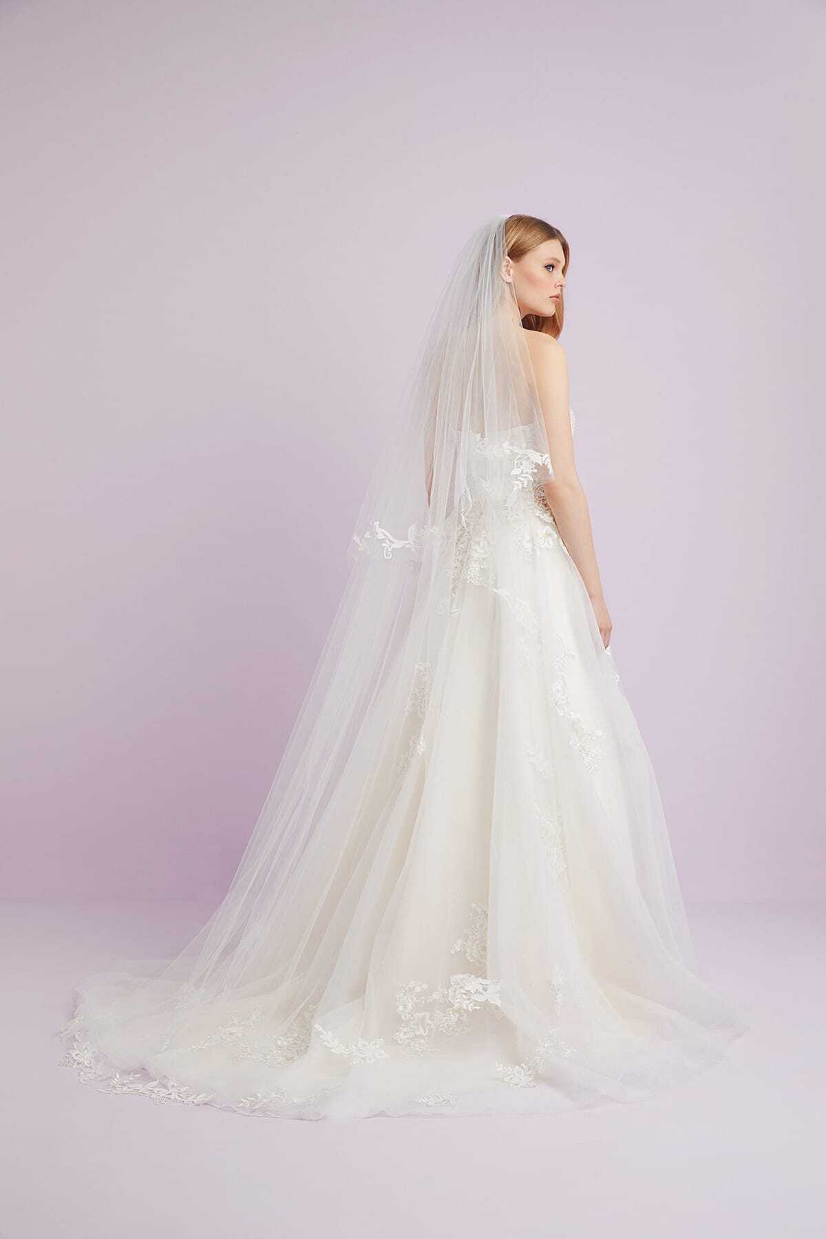 Oleg Cassini Kadin Fildisi Rengi Cicek Ve Yaprak Islemeli Uzun Tul Duvak Wpd17901 Fiyati Yorumlari Trendyol