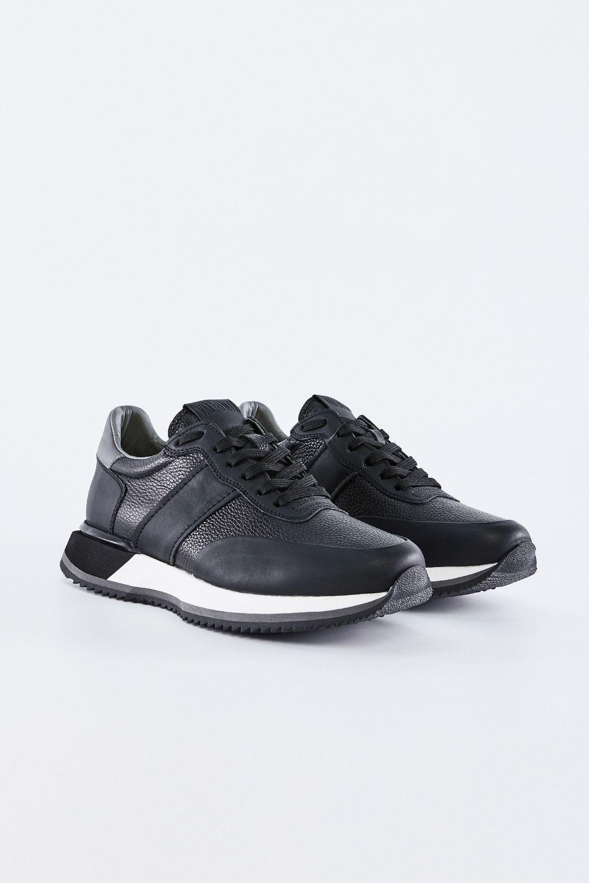 Prax 01 leather hotsell and technical fabric sneakers