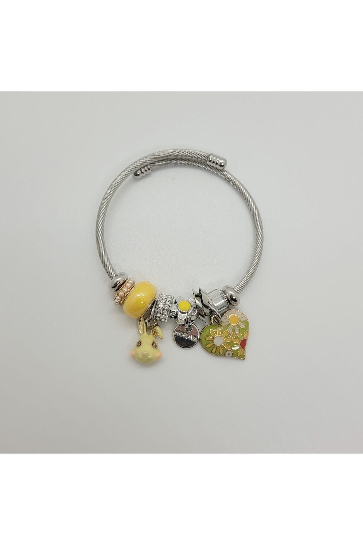Daisy charm bracelet hot sale