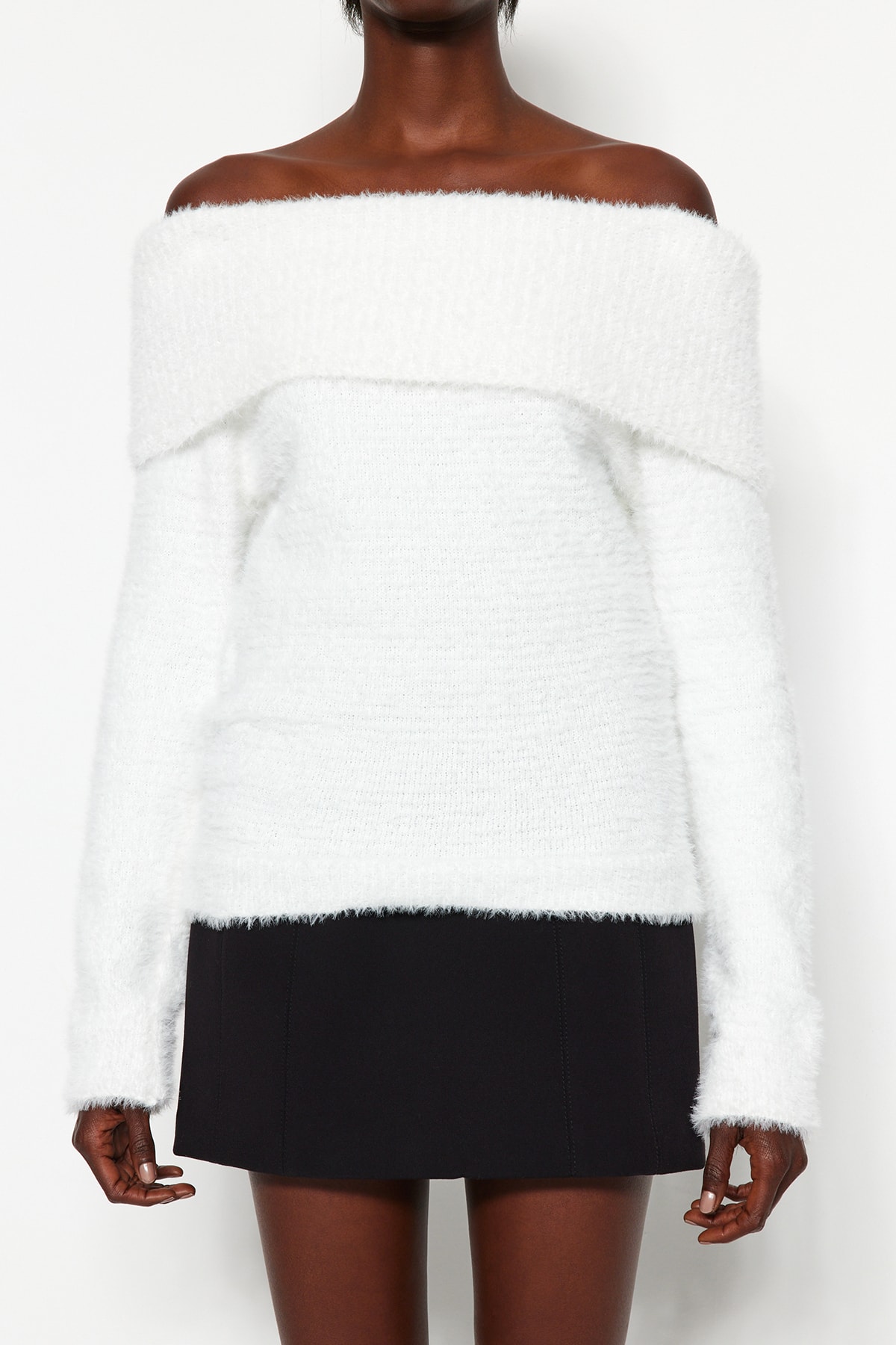 Trendyol Collection Carmen Collar Ecru kötöttáru pulóver - toll és szakáll fonal TWOAW24KZ00121