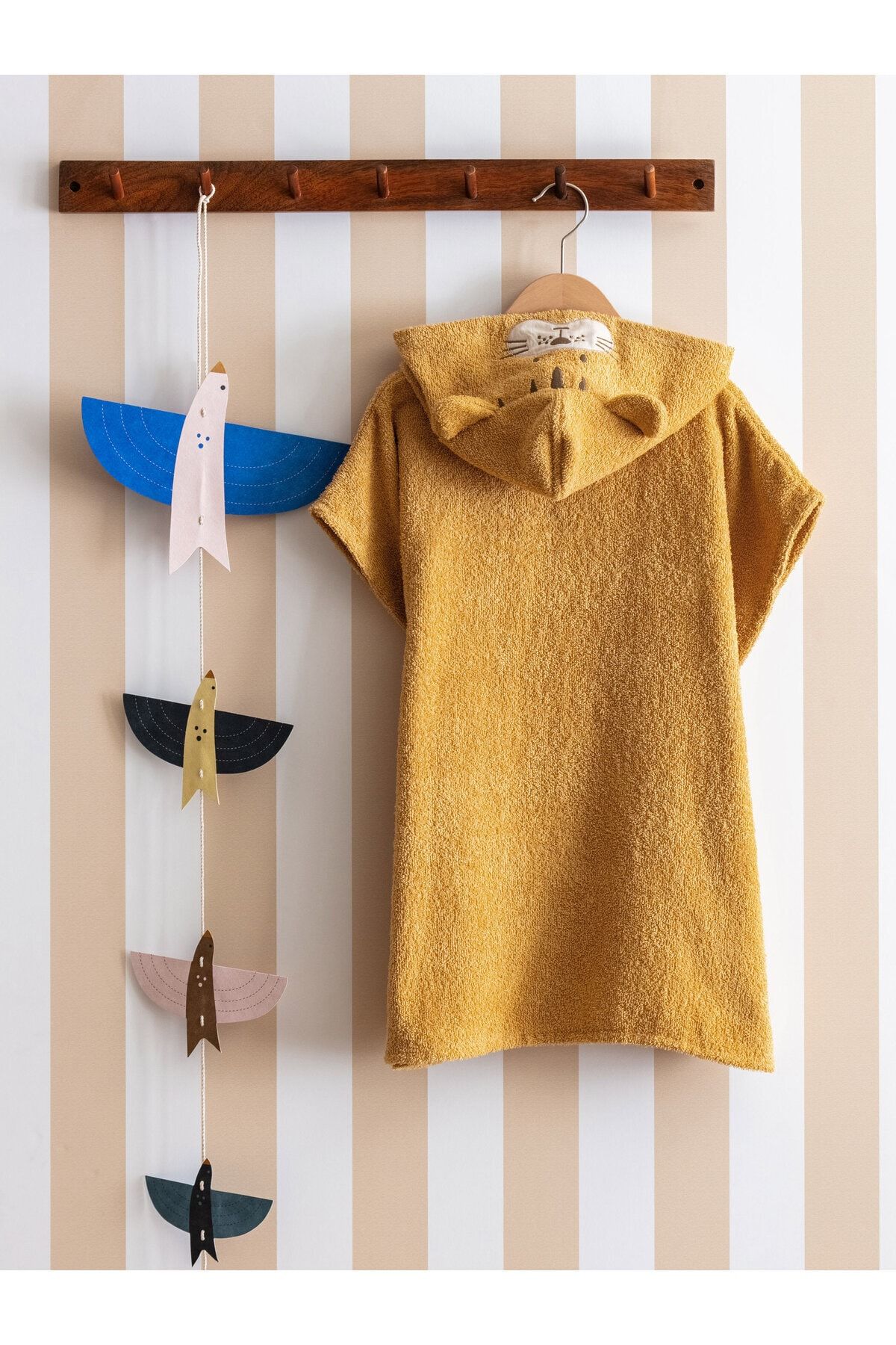 LC Waikiki Zwykły Szlafrok Dziecięcy Z Kapturem I Ponczo Unisex - Standard