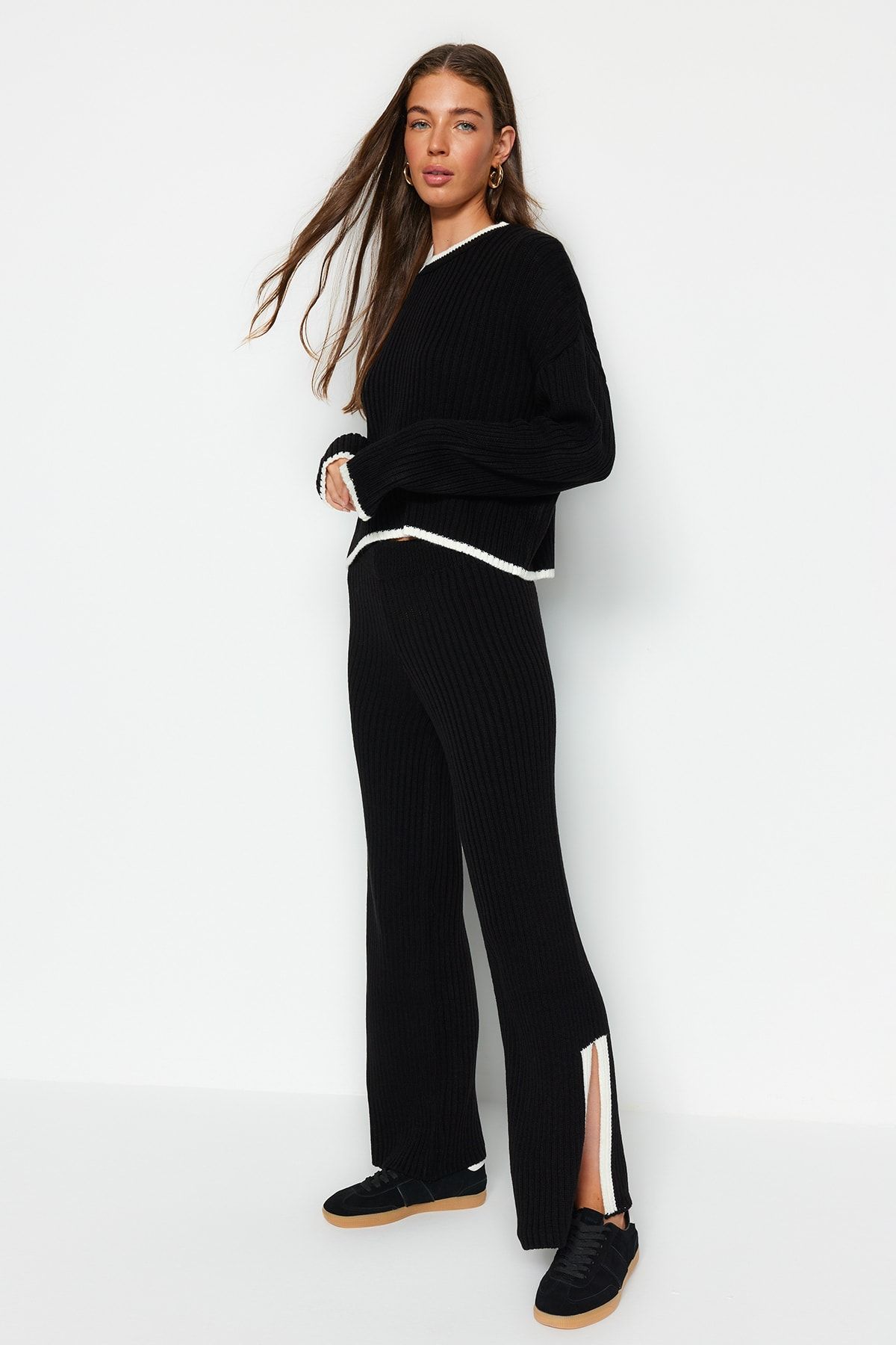 Trendyol Collection Czarny Zestaw Dzianinowy Z Blokami Kolorów - Twoaw24au00021 Kobieta - S