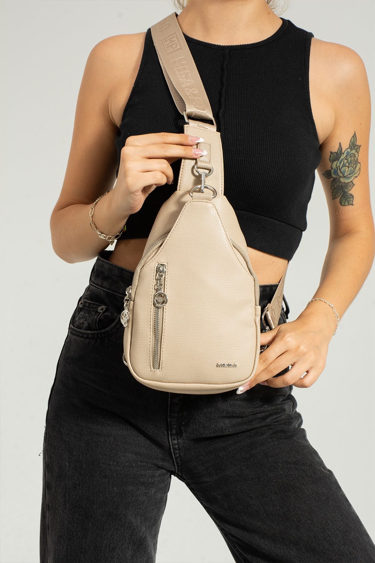 Left shoulder sling bag 2025