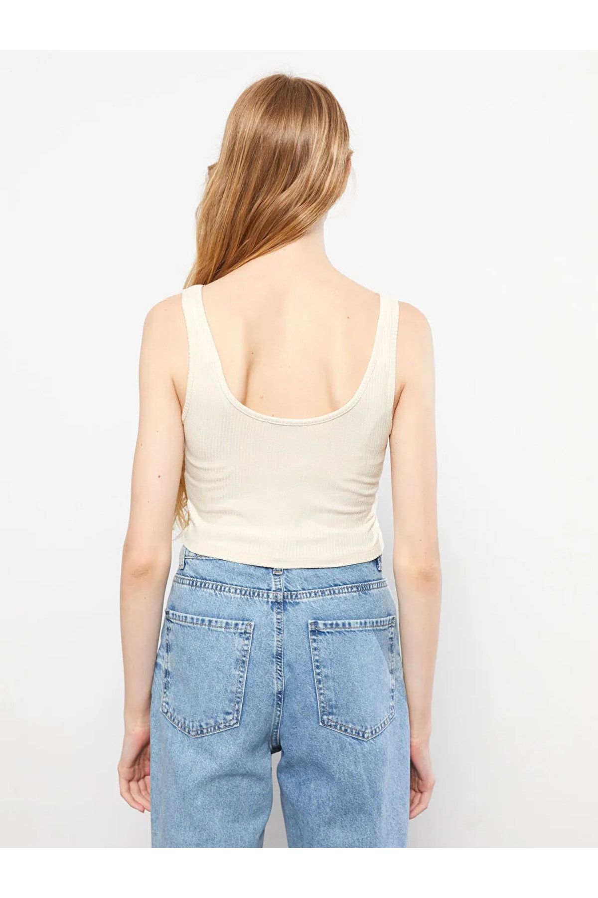 LC Waikiki-LCW Casual U Gât Crop Solid Crop pentru femei 4