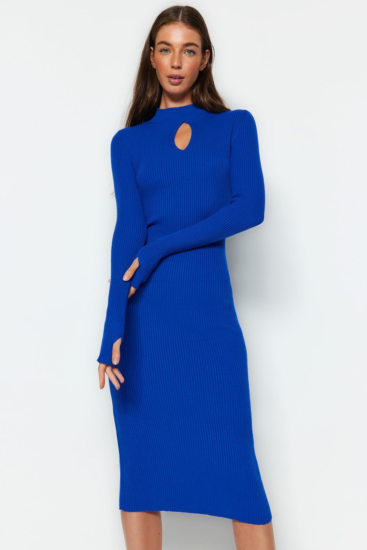 Trendyol Collection Sukienka Saks Midi Z Dzianiny Z Okienkiem/wycięciem Kobieta - S