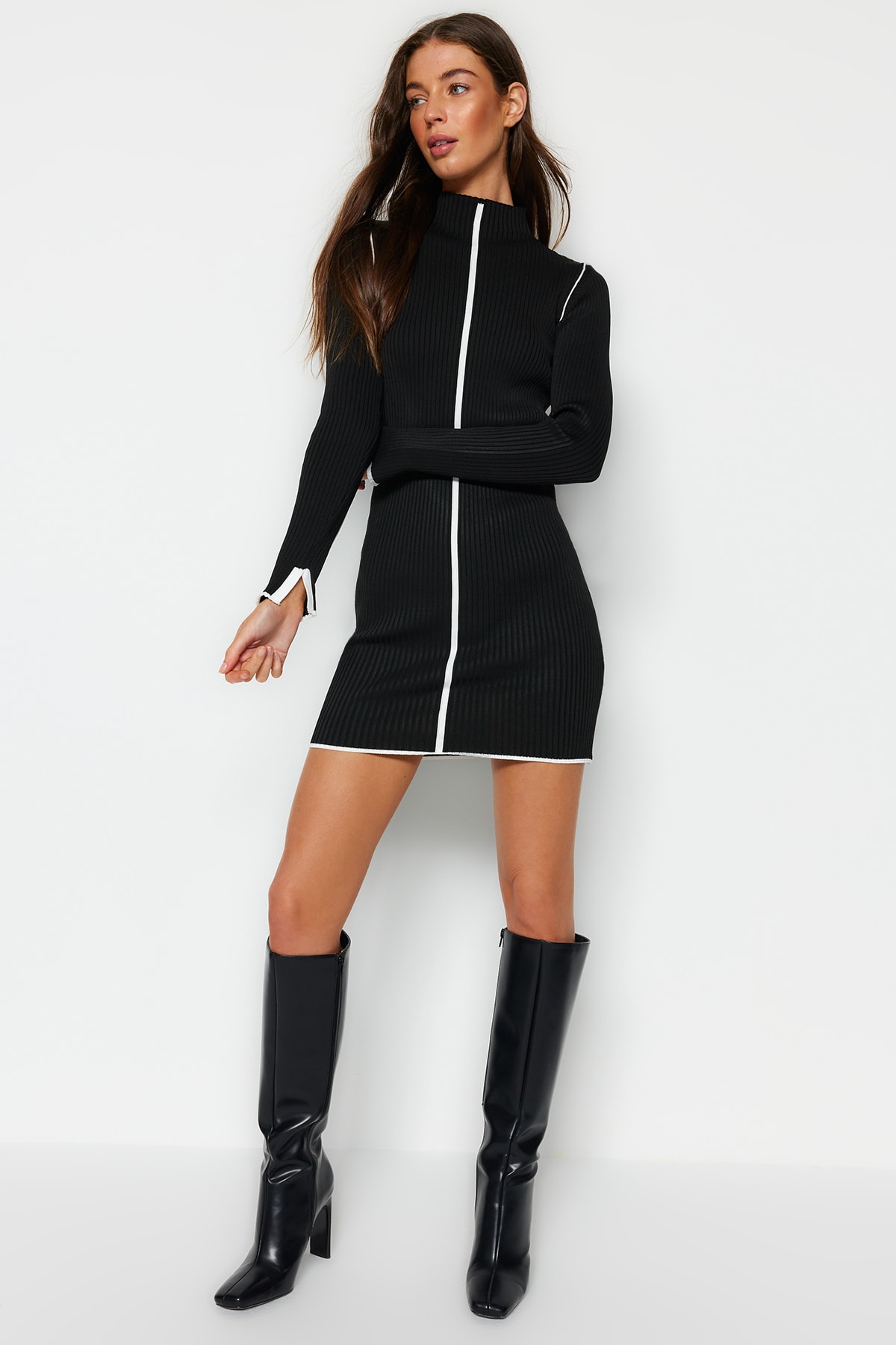 Trendyol Collection Czarna Mini Sukienka Dzianinowa Dopasowana W Kolorze Blok...