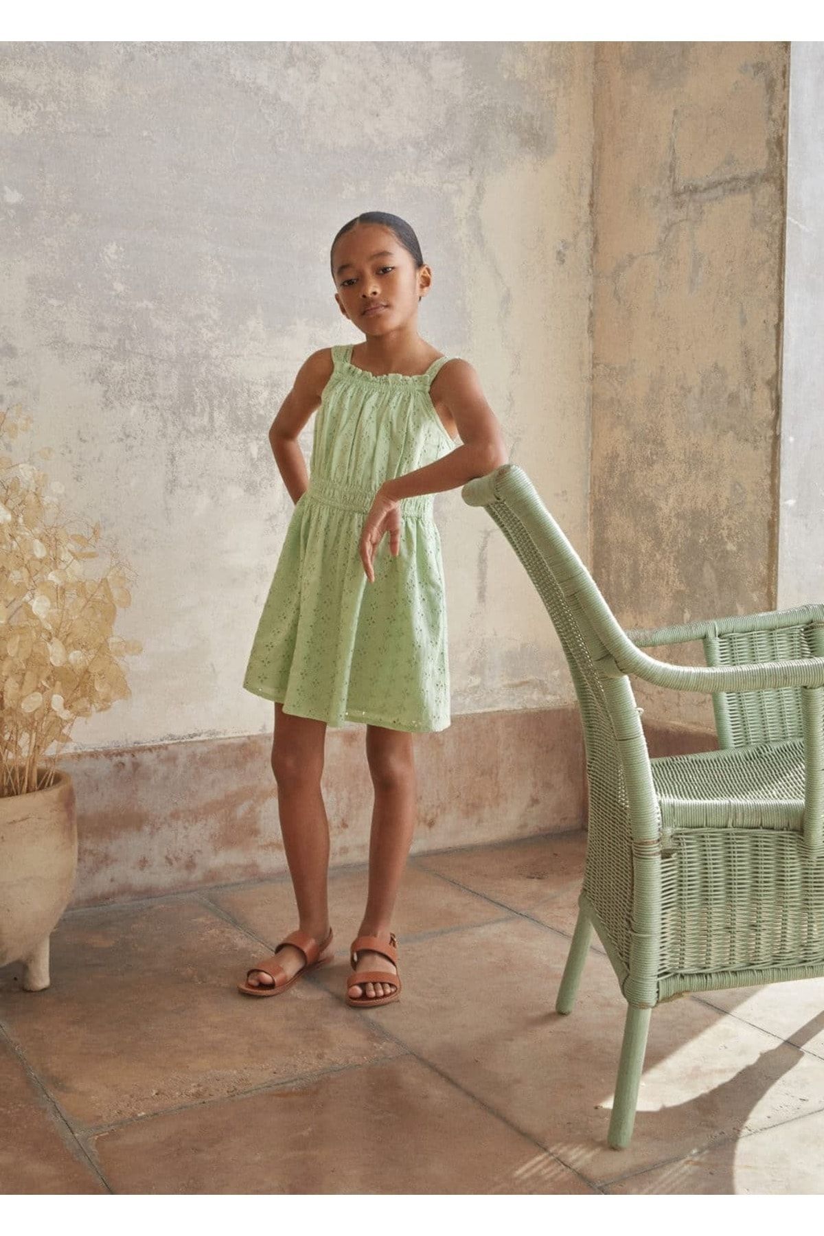 MANGO Kids لباس گلدوزی شده
