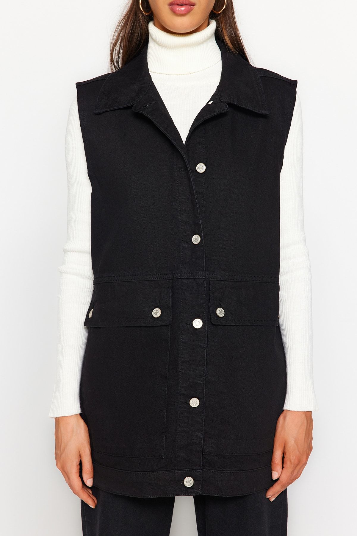 Trendyol Collection-Schwarze Jeansweste aus 100 % Baumwolle mit Hemdkragen und Taschendetail TCTAW22CK0006 3